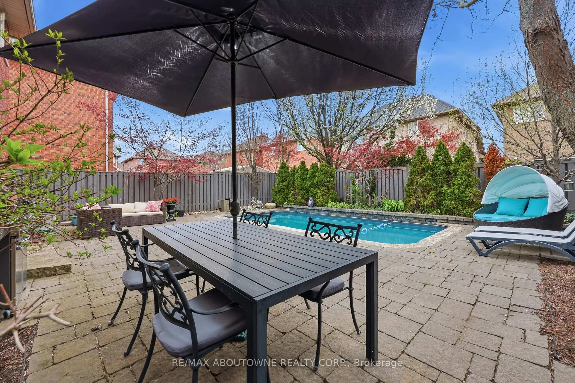 Photo 48 of 2202 Brookhaven Crescent, Oakville, Westmount — HOMEH