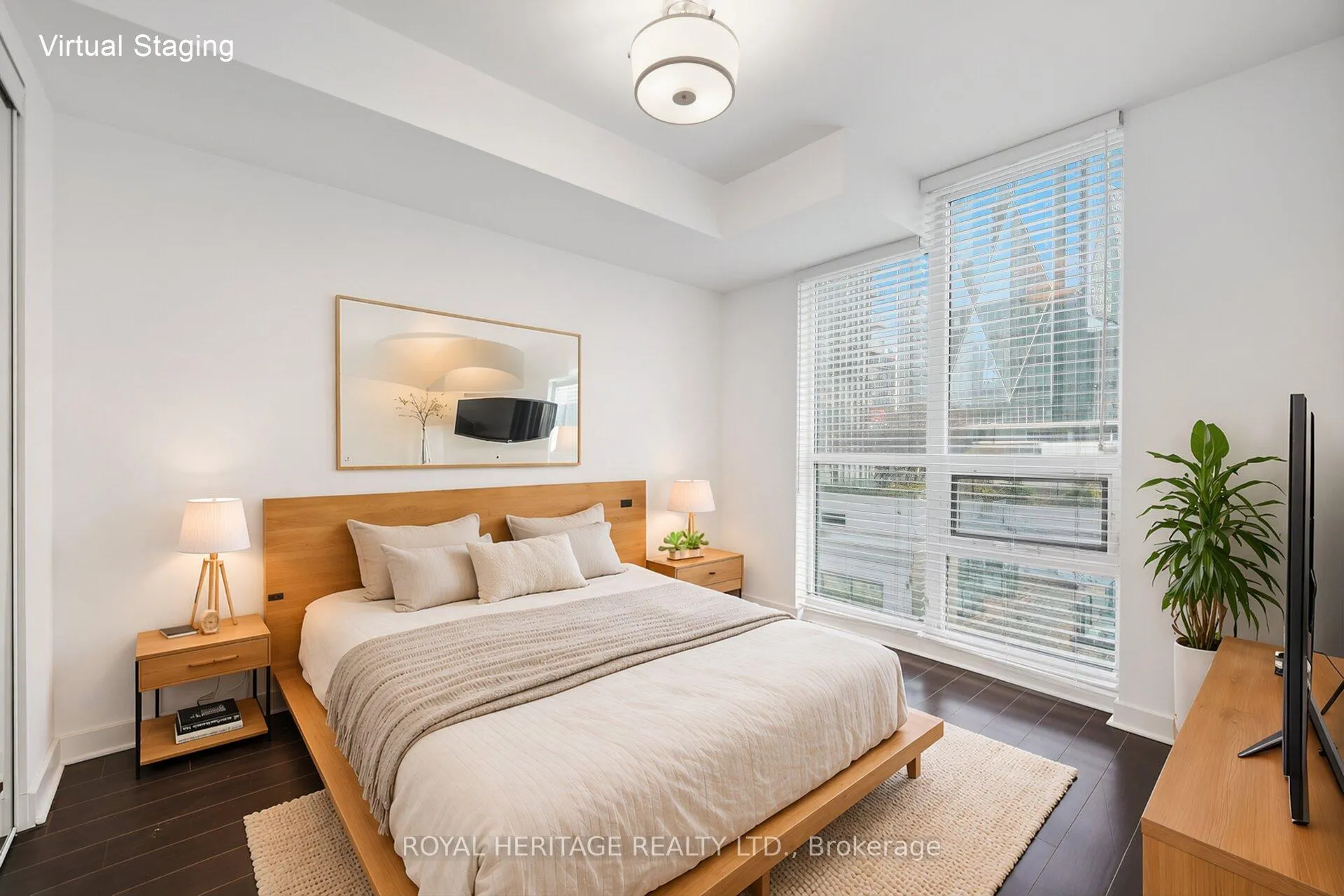 Photo 3 of Unit 611, 12 Yonge Street, Toronto, Waterfront Communities — HOMEH