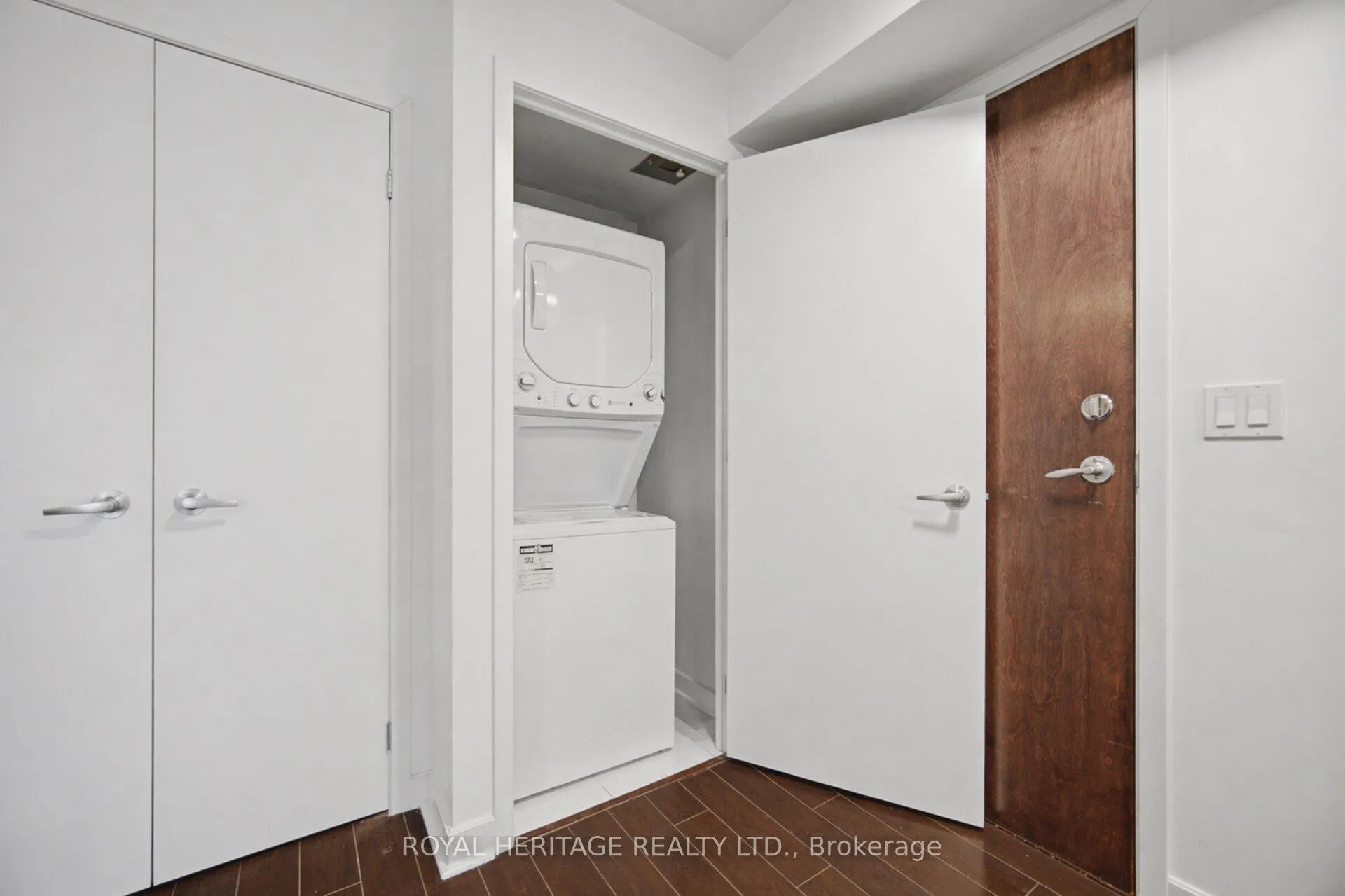 Photo 4 of Unit 611, 12 Yonge Street, Toronto, Waterfront Communities — HOMEH