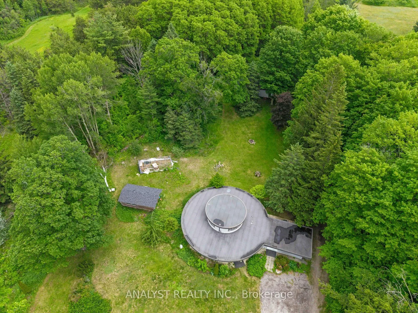 Photo 2 of 1065 Concession Rd 8, Adjala-Tosorontio, Rural Adjala-Tosorontio — HOMEH