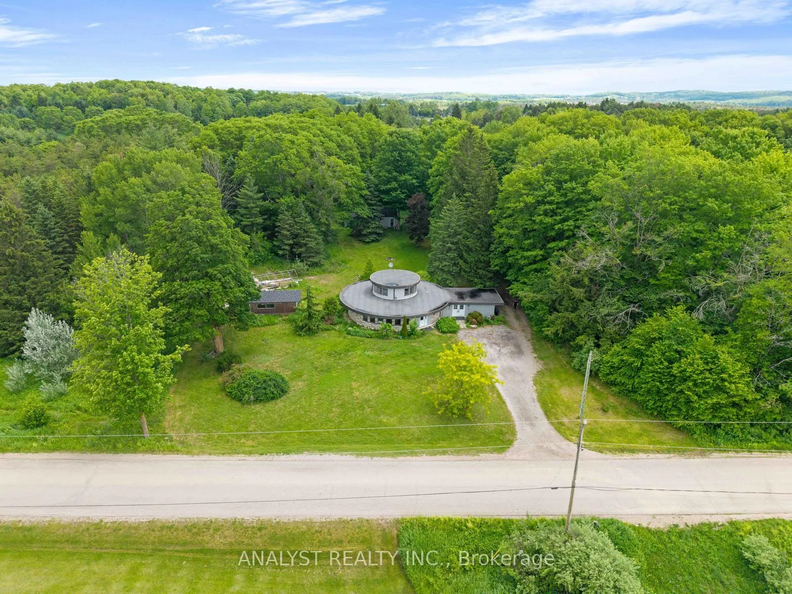 Photo 7 of 1065 Concession Rd 8, Adjala-Tosorontio, Rural Adjala-Tosorontio — HOMEH