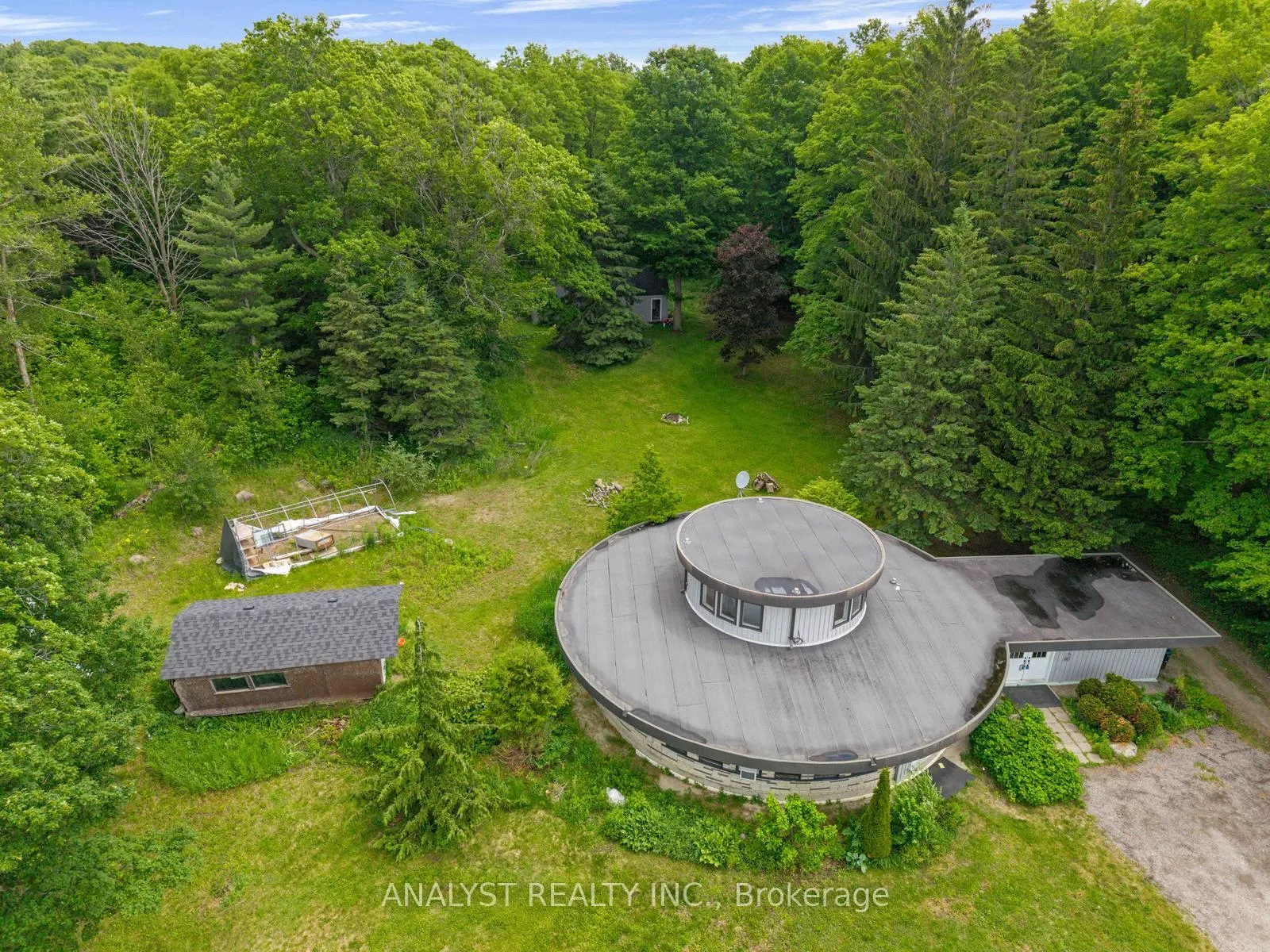 Photo 8 of 1065 Concession Rd 8, Adjala-Tosorontio, Rural Adjala-Tosorontio — HOMEH
