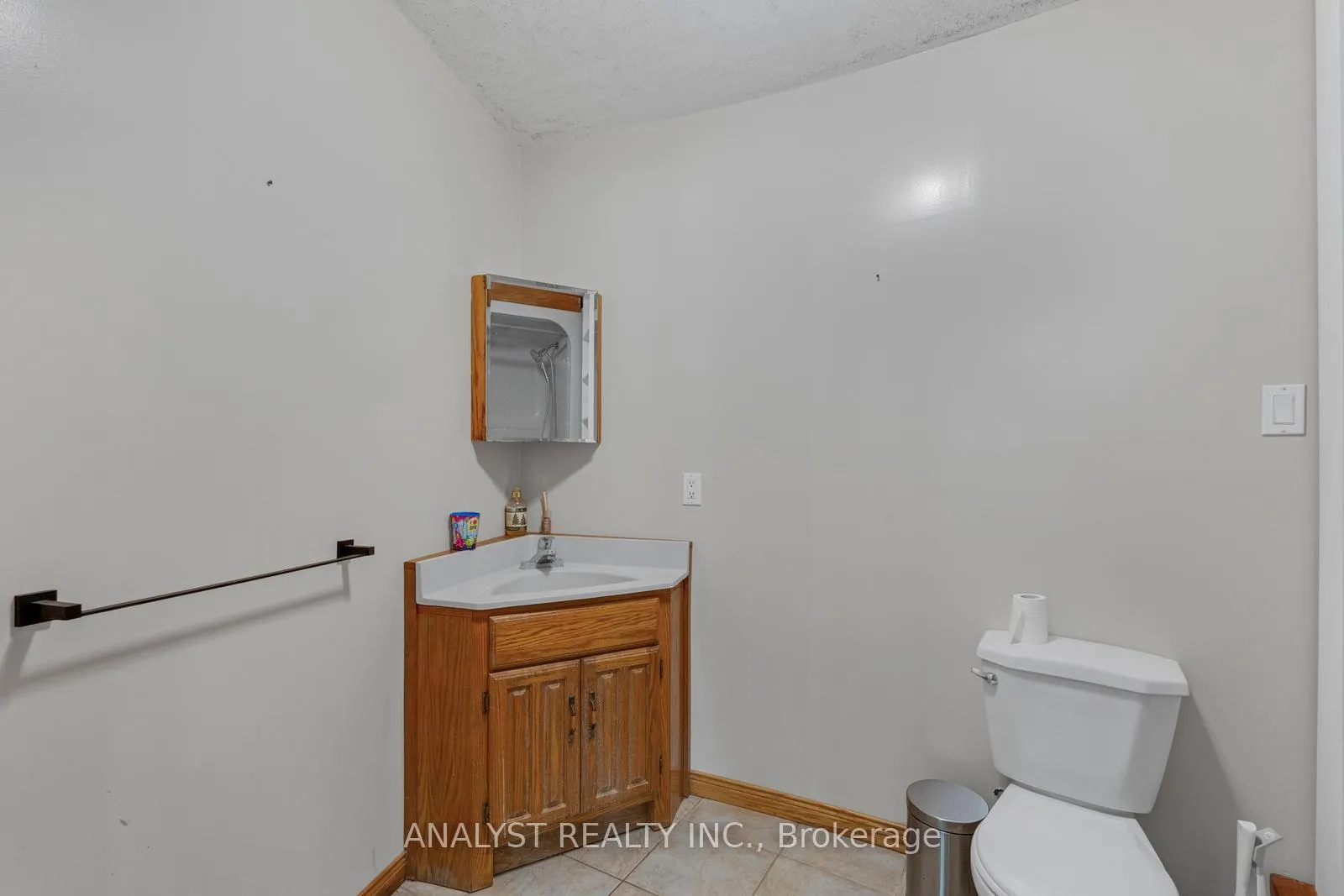 Photo 21 of 1065 Concession Rd 8, Adjala-Tosorontio, Rural Adjala-Tosorontio — HOMEH