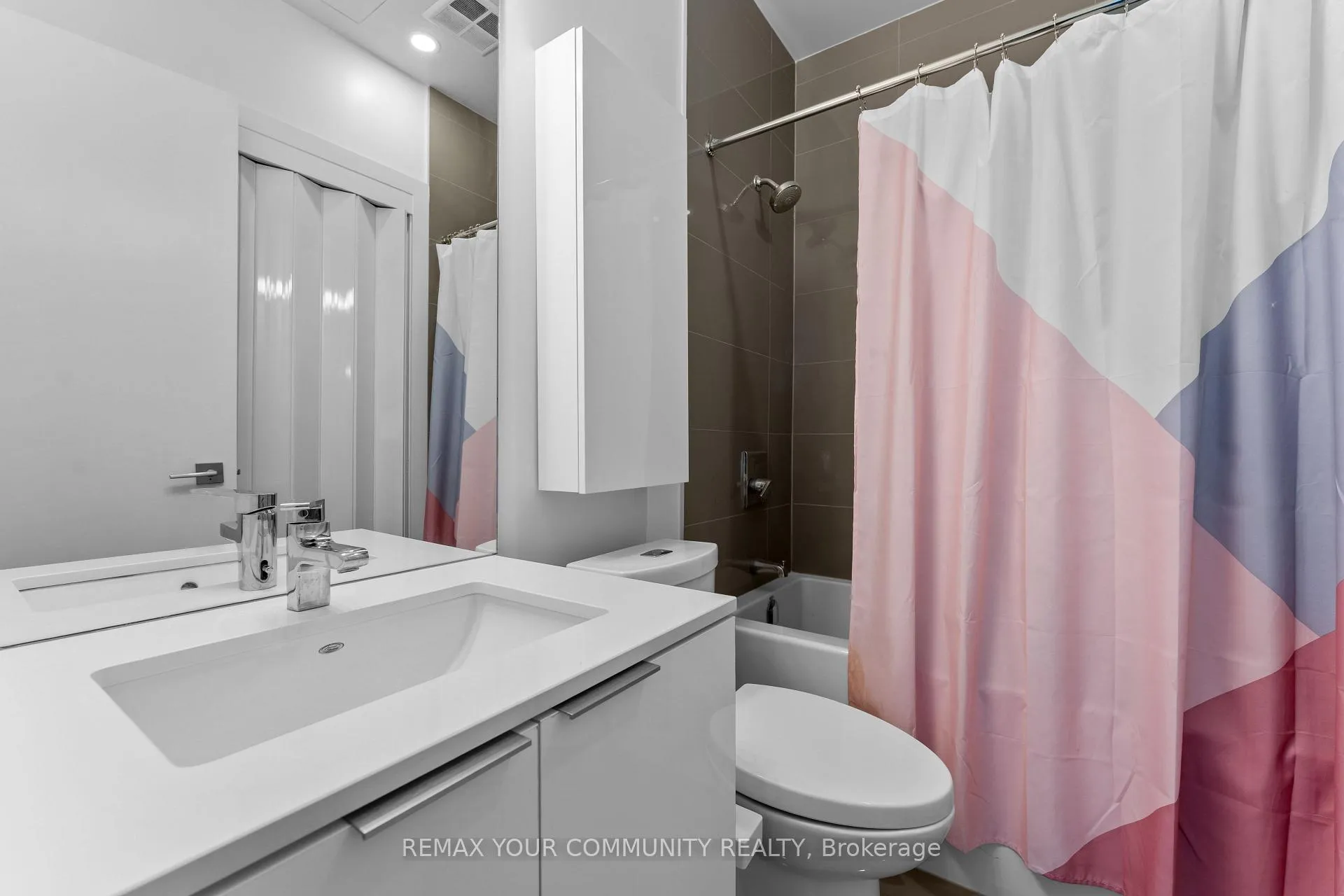 Photo 22 of Unit 201, 609 Avenue Road, Toronto, Yonge-St. Clair — HOMEH