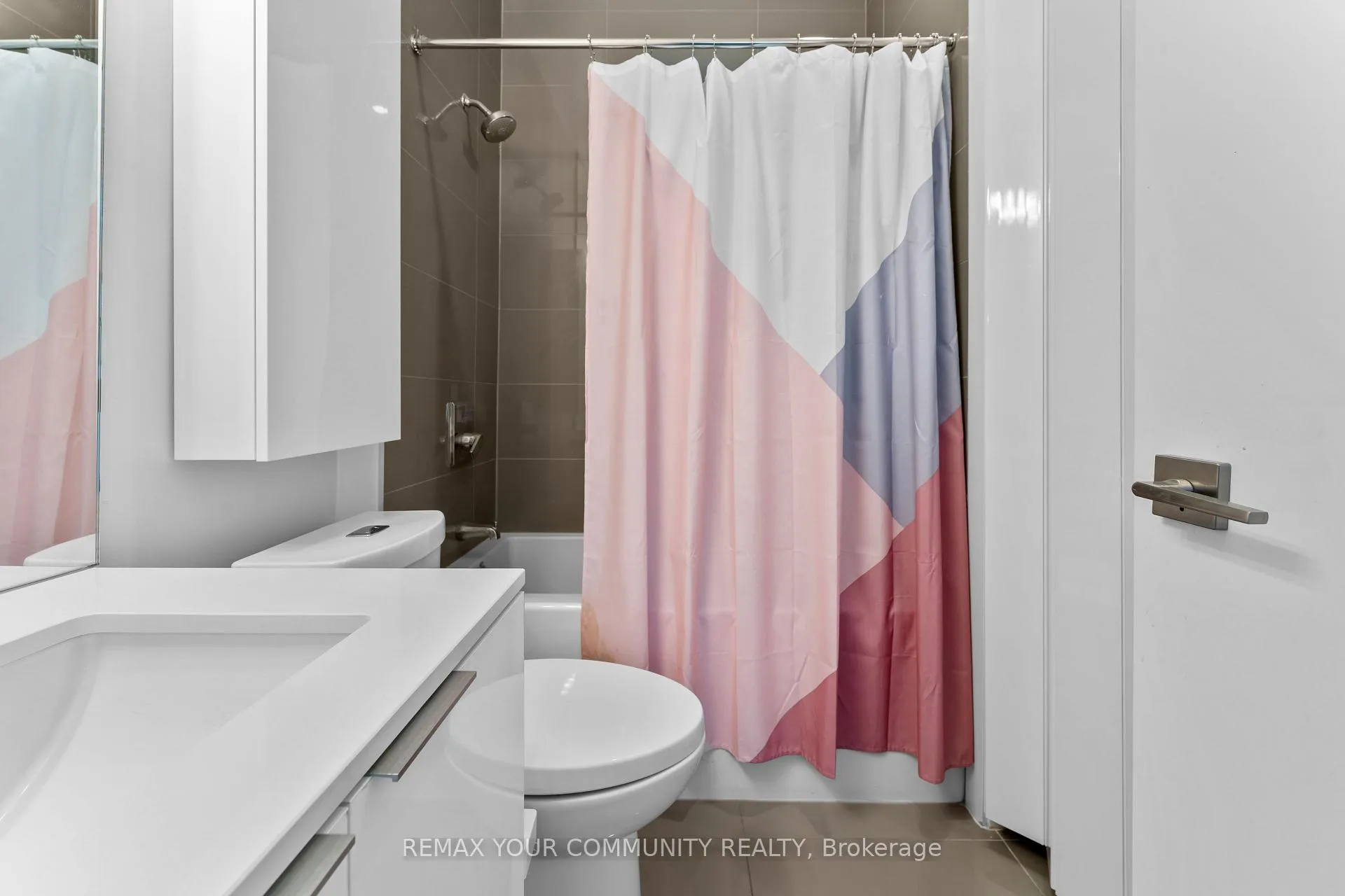 Photo 23 of Unit 201, 609 Avenue Road, Toronto, Yonge-St. Clair — HOMEH
