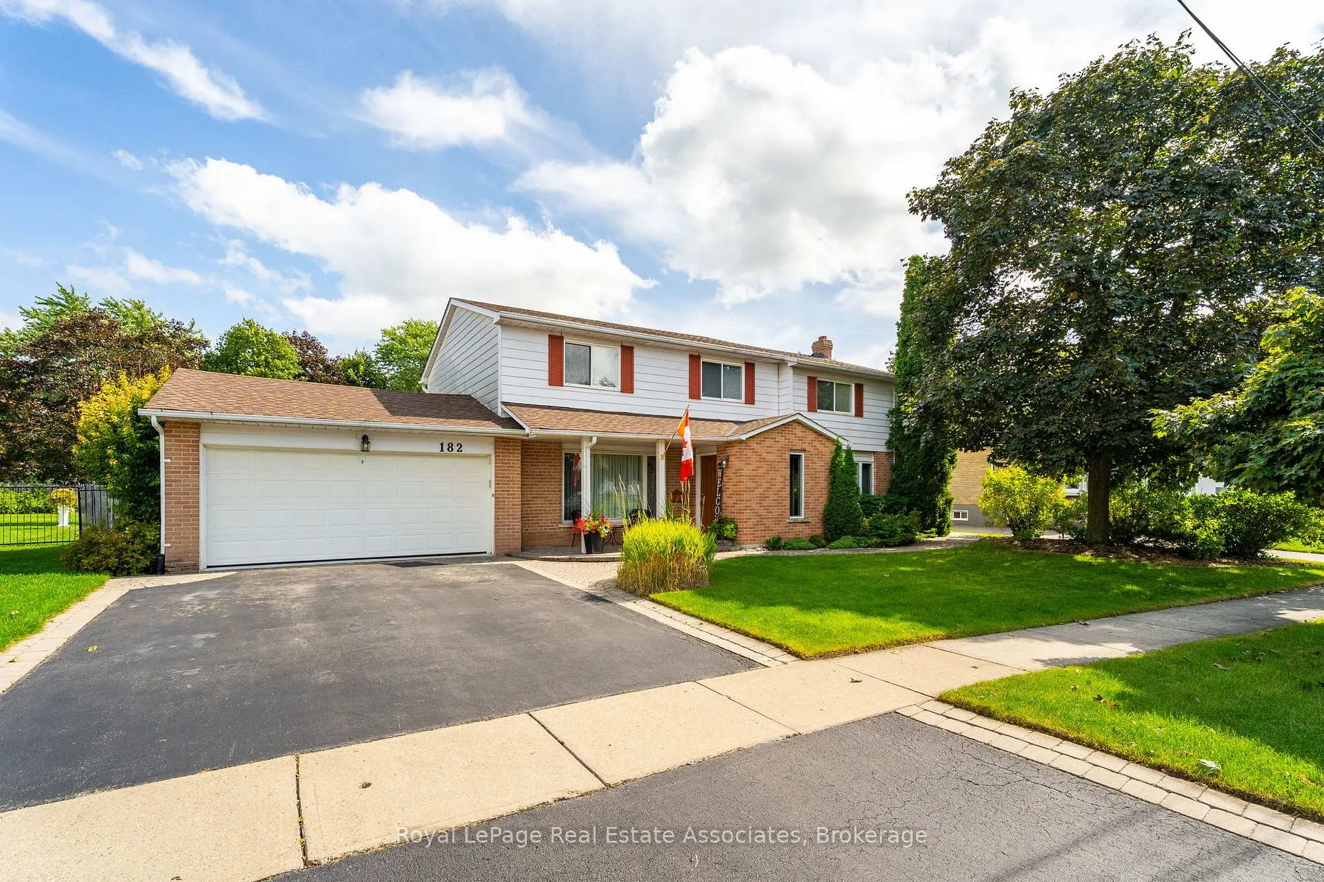 Photo 1 of 182 Rexway Drive, Halton Hills, Georgetown — HOMEH