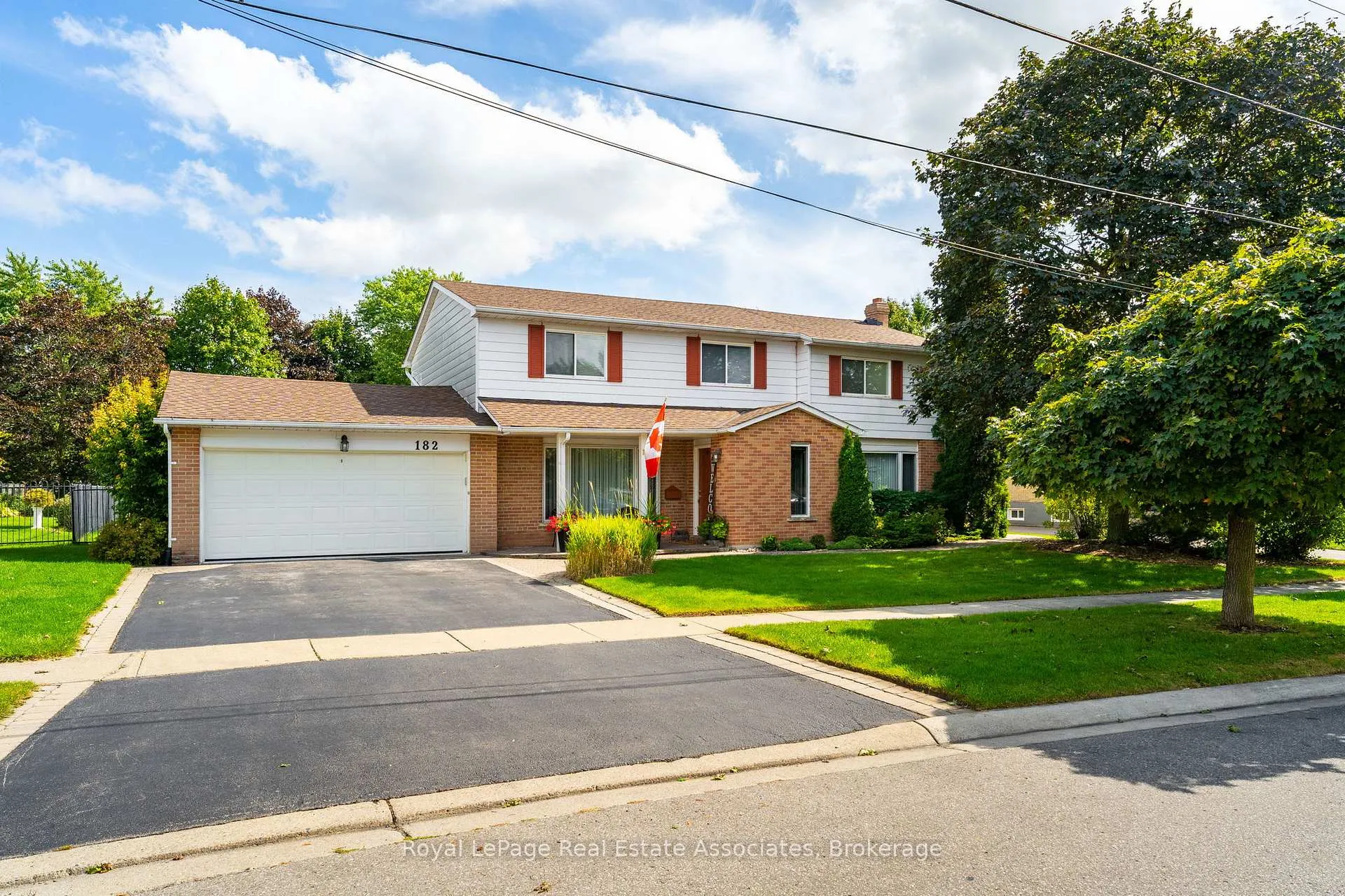 Photo 2 of 182 Rexway Drive, Halton Hills, Georgetown — HOMEH