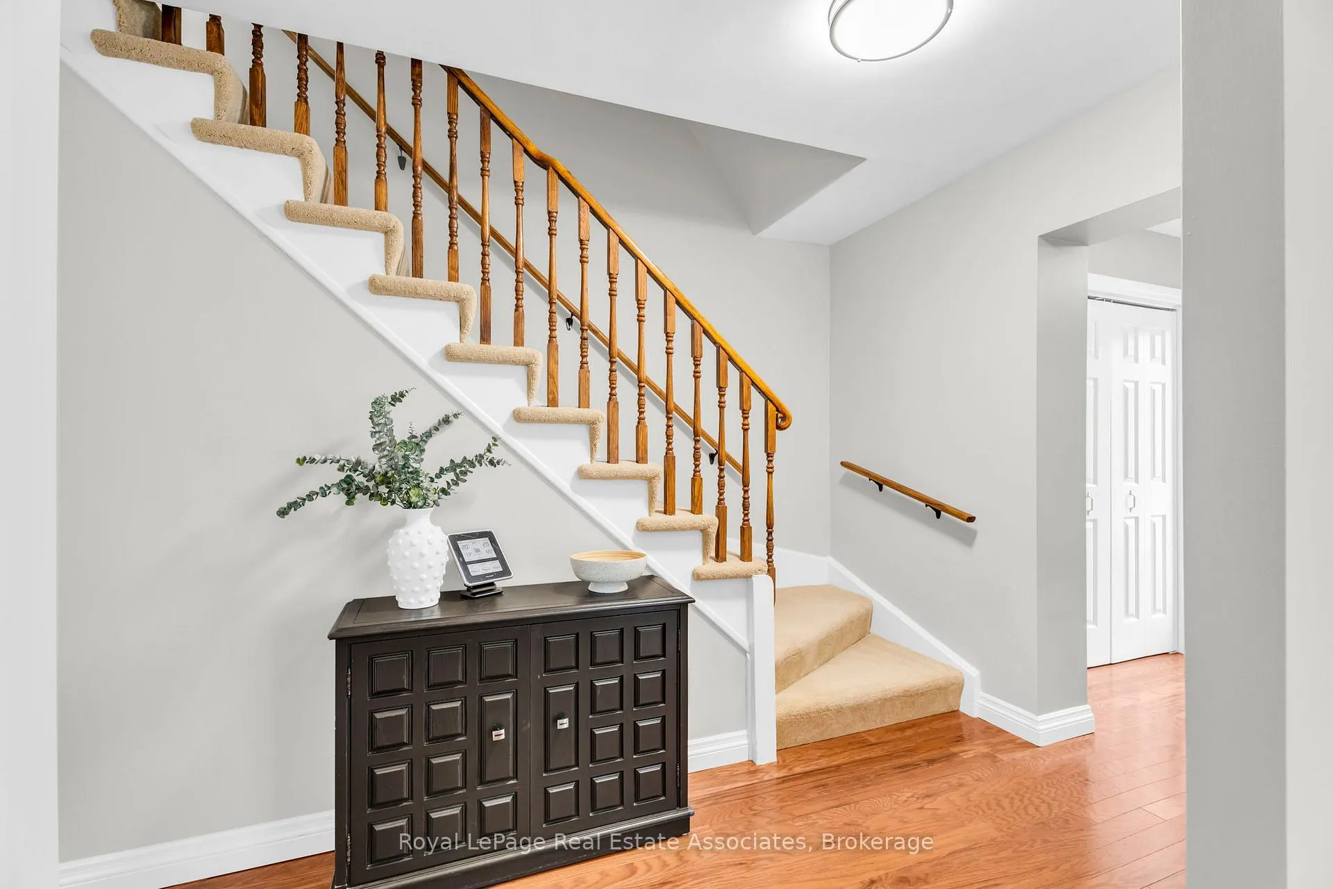 Photo 8 of 182 Rexway Drive, Halton Hills, Georgetown — HOMEH