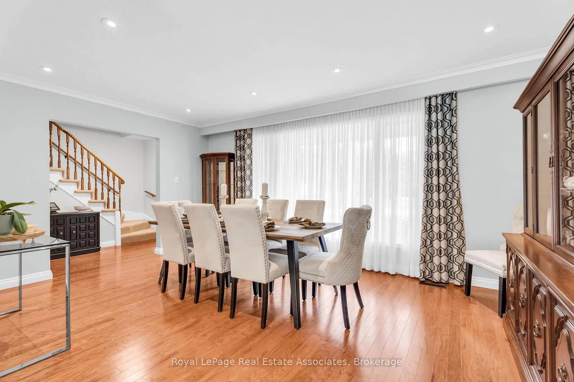 Photo 10 of 182 Rexway Drive, Halton Hills, Georgetown — HOMEH