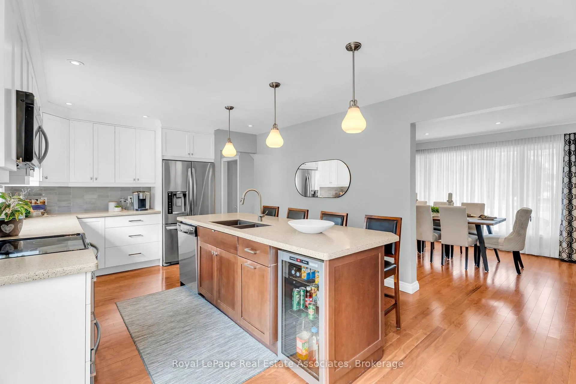 Photo 12 of 182 Rexway Drive, Halton Hills, Georgetown — HOMEH