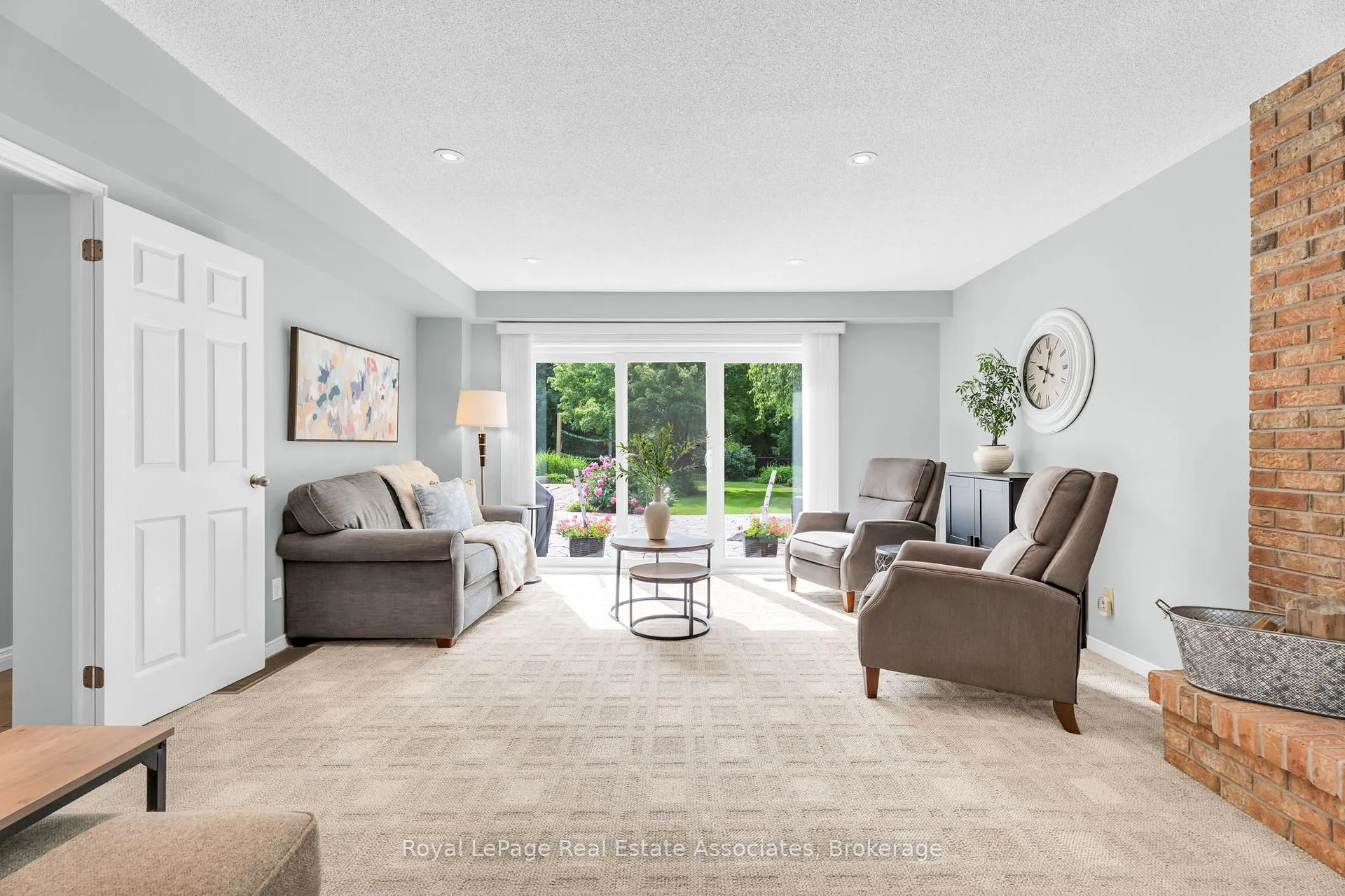 Photo 16 of 182 Rexway Drive, Halton Hills, Georgetown — HOMEH