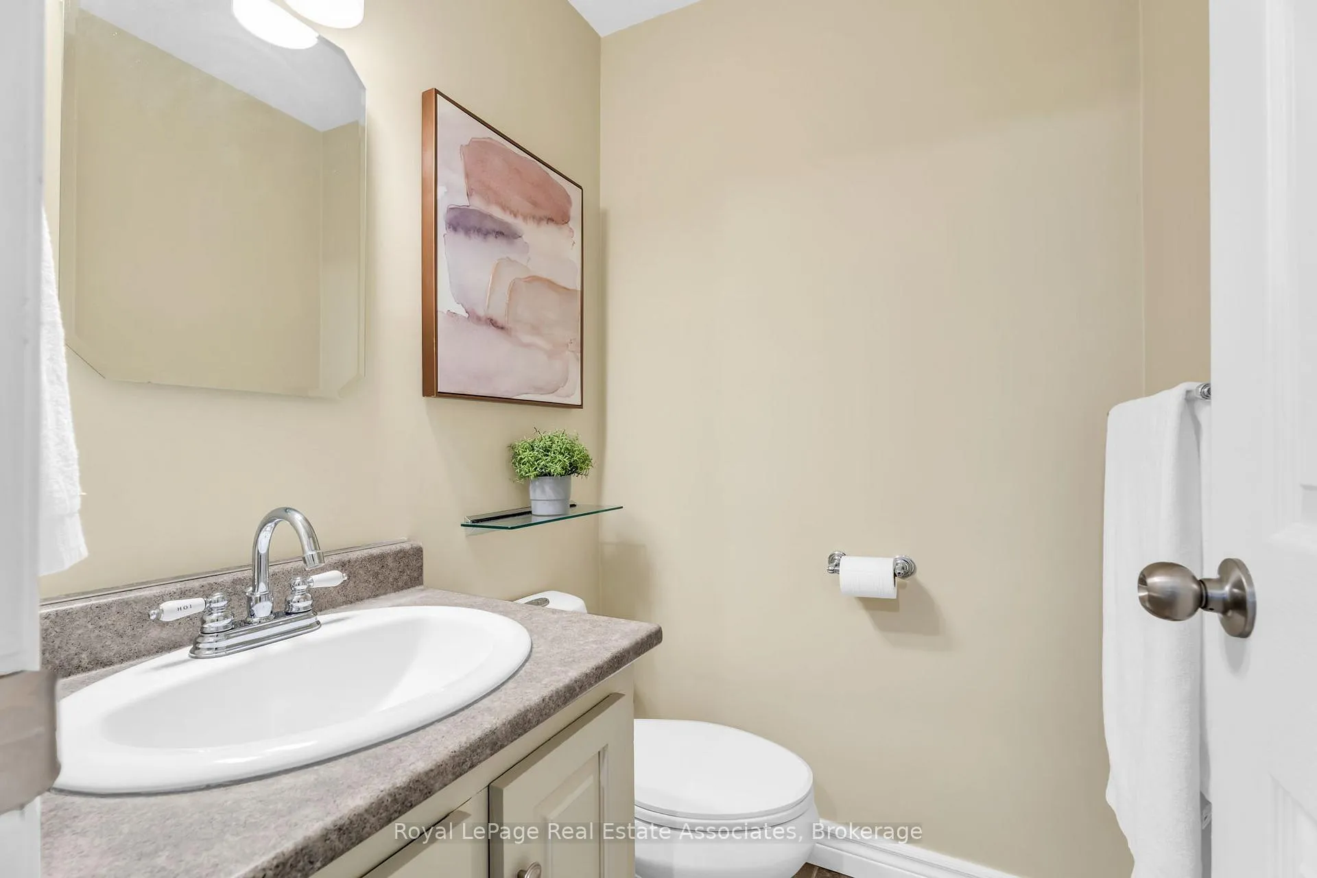 Photo 19 of 182 Rexway Drive, Halton Hills, Georgetown — HOMEH