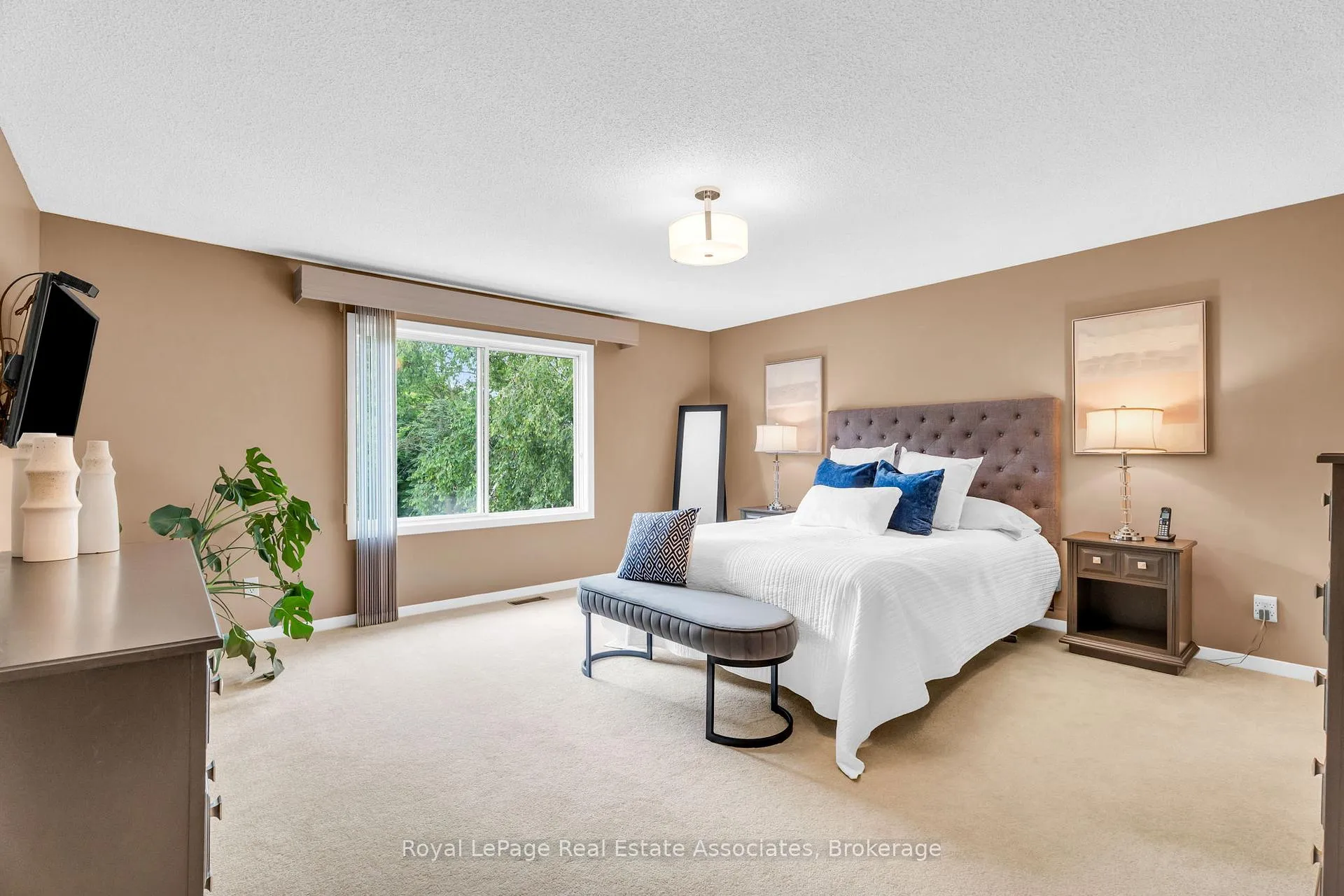 Photo 20 of 182 Rexway Drive, Halton Hills, Georgetown — HOMEH