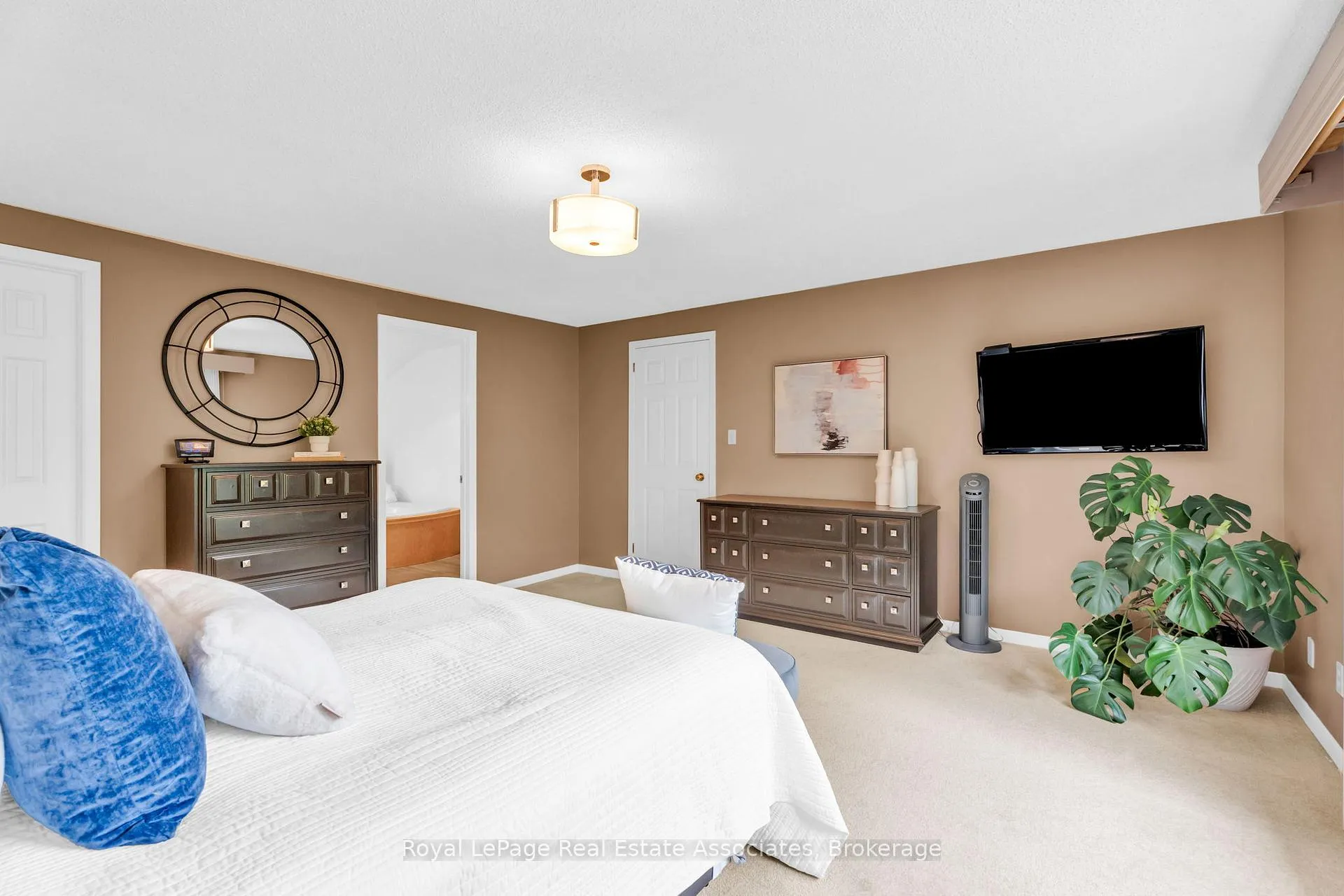 Photo 22 of 182 Rexway Drive, Halton Hills, Georgetown — HOMEH