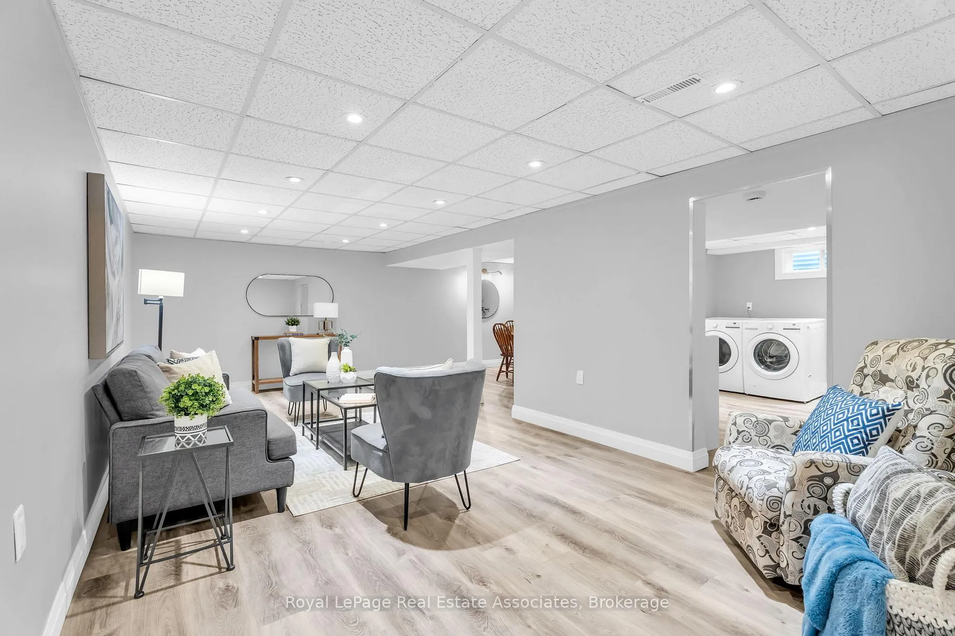 Photo 32 of 182 Rexway Drive, Halton Hills, Georgetown — HOMEH