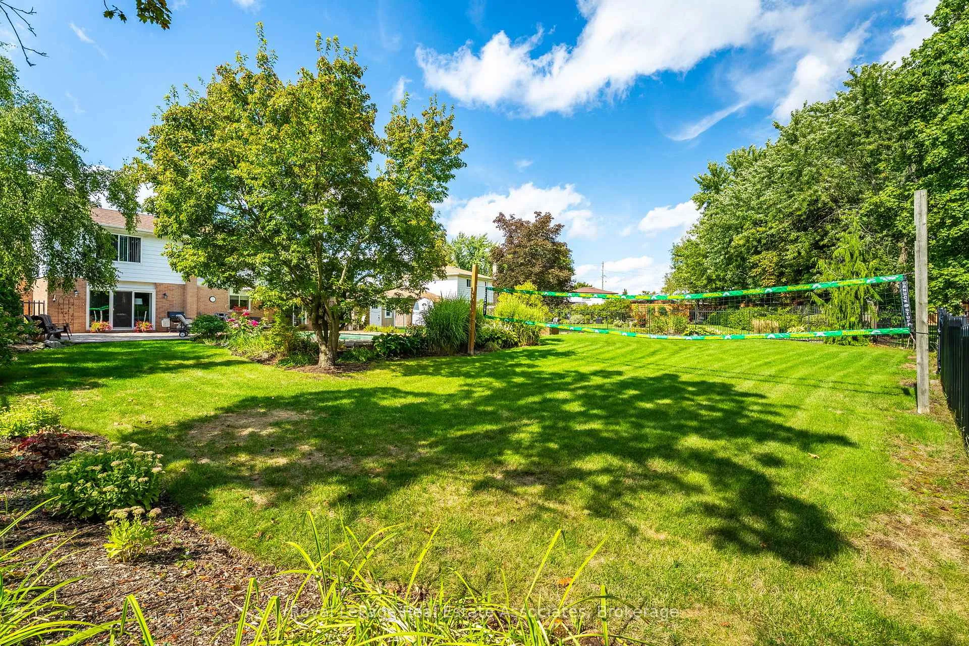 Photo 46 of 182 Rexway Drive, Halton Hills, Georgetown — HOMEH