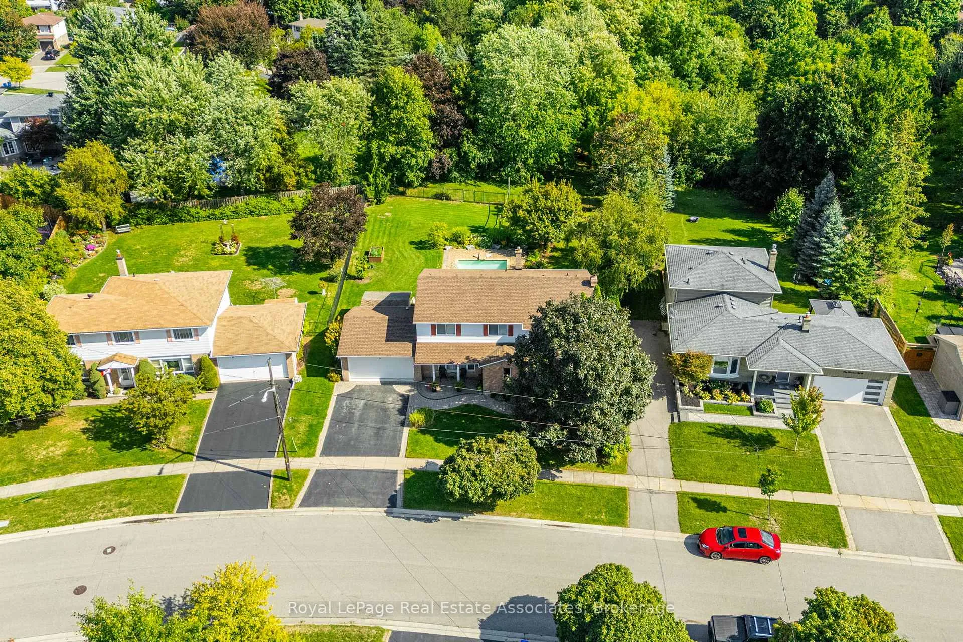 Photo 48 of 182 Rexway Drive, Halton Hills, Georgetown — HOMEH
