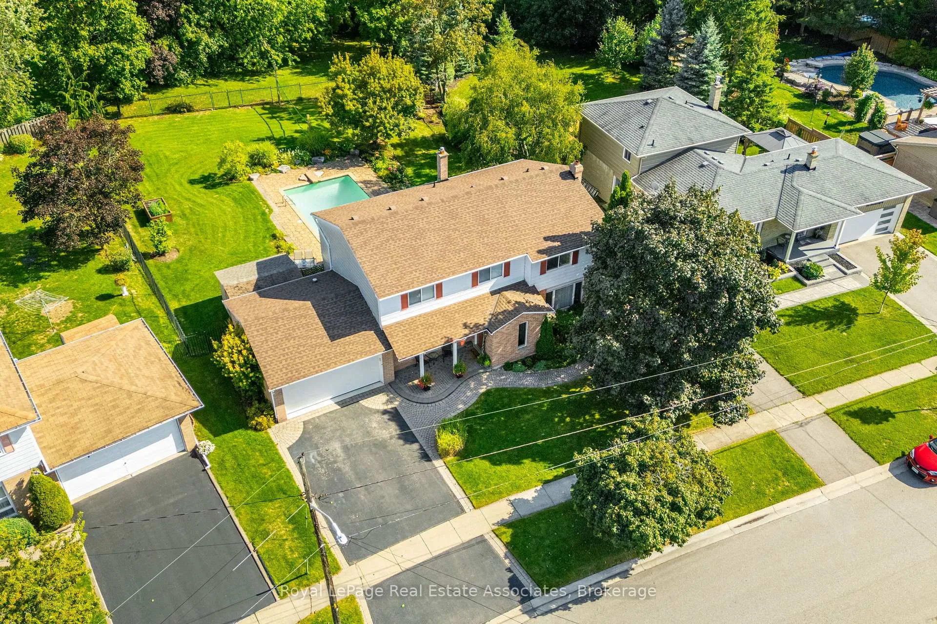 Photo 49 of 182 Rexway Drive, Halton Hills, Georgetown — HOMEH