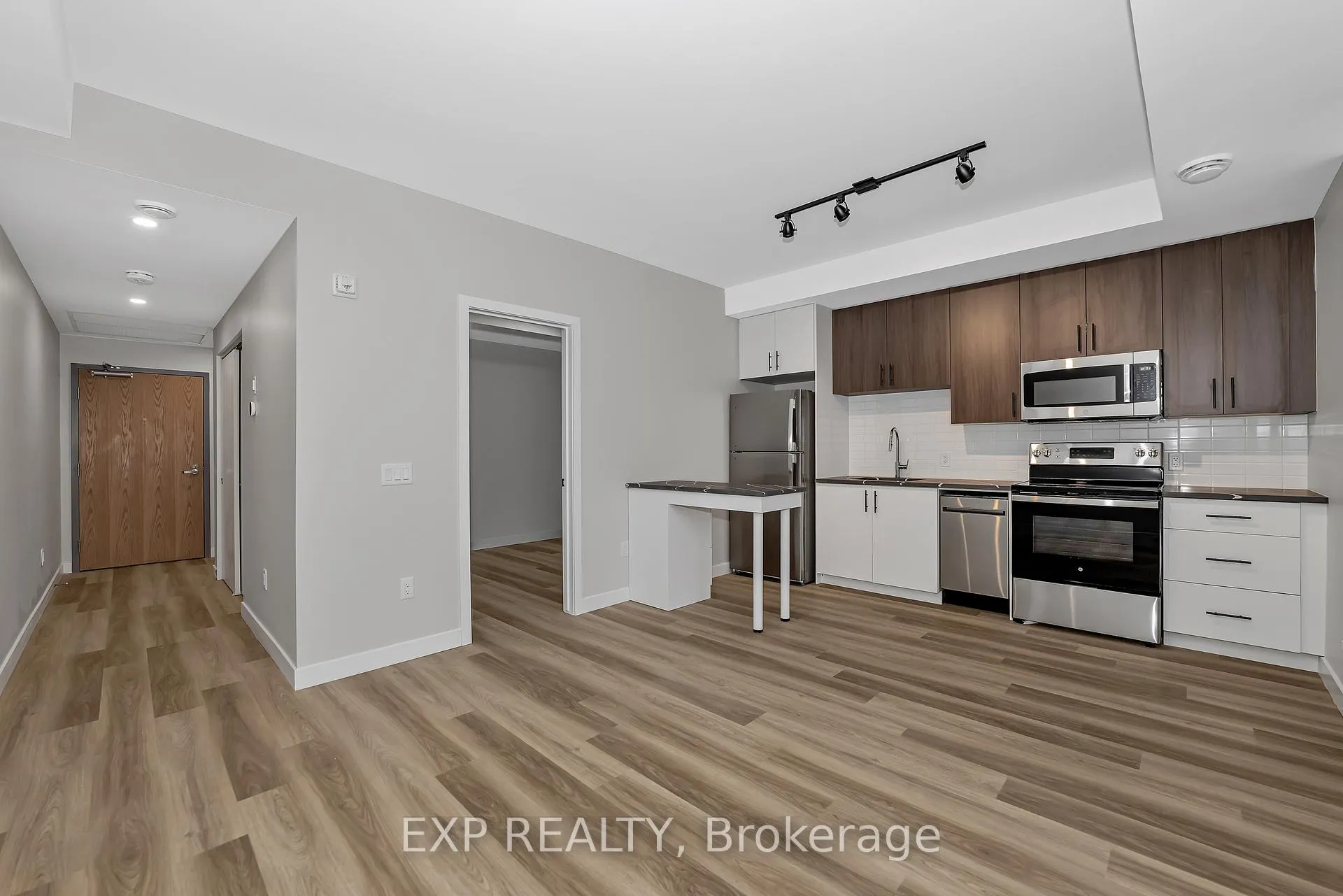 Photo 6 of Unit 203, 211 Armstrong Street, Ottawa, Hintonburg — HOMEH