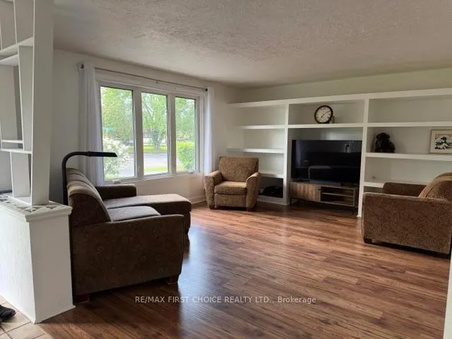 Photo 4 of 177 Windemere Avenue N, Thunder Bay, College Heights — HOMEH