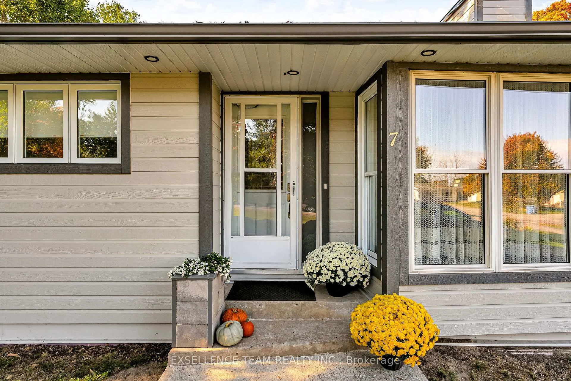 Photo 4 of 7 Hillview Circle, Champlain, Vankleek Hill — HOMEH