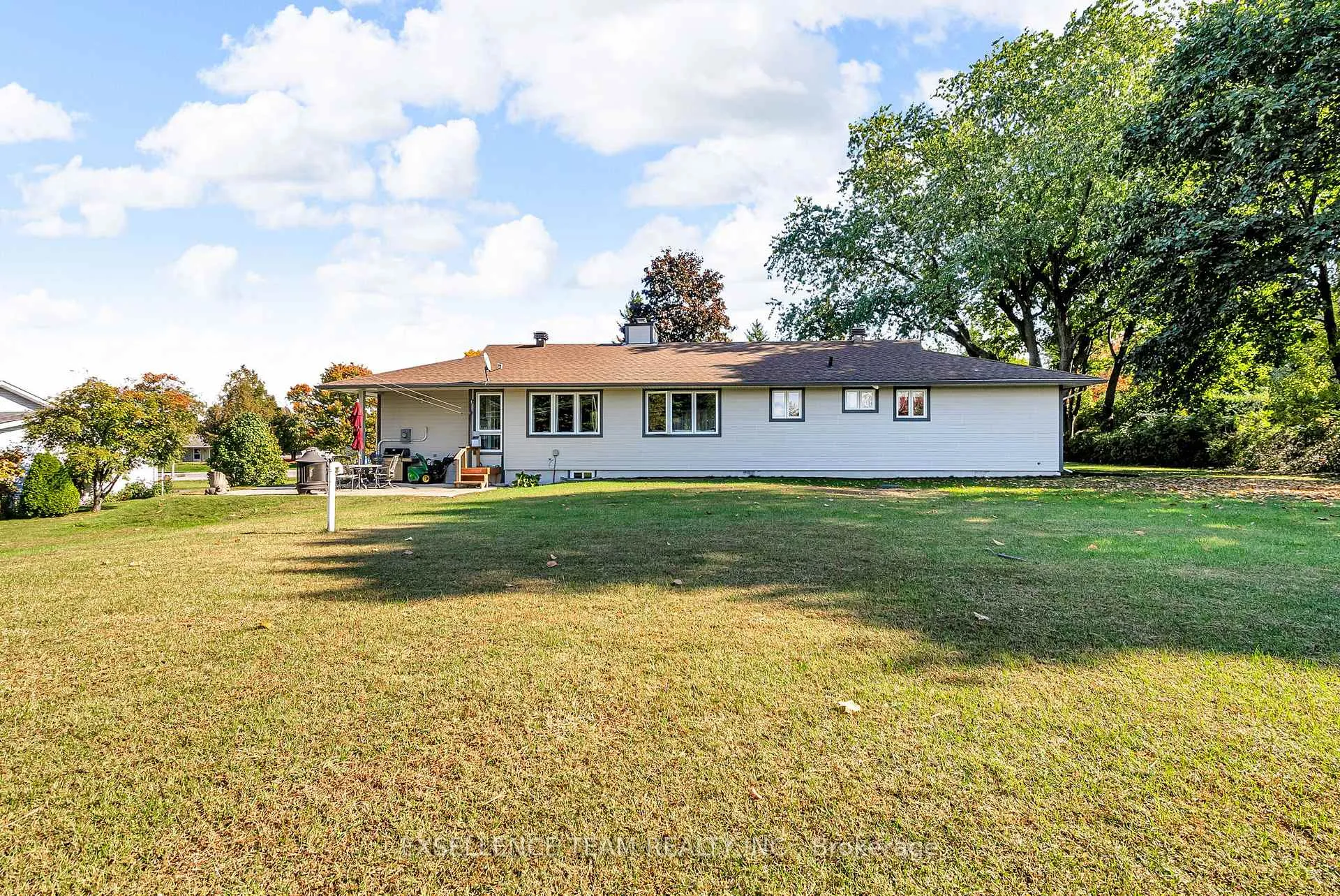 Photo 38 of 7 Hillview Circle, Champlain, Vankleek Hill — HOMEH