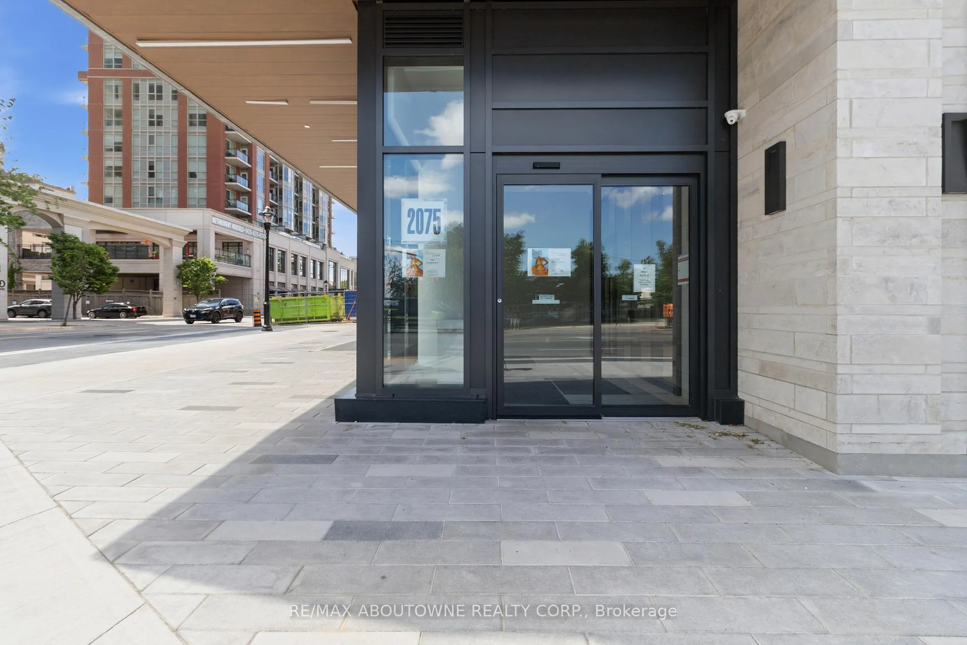 Photo 2 of Unit 2011, 2075 Lakeshore Road, Burlington, Brant — HOMEH