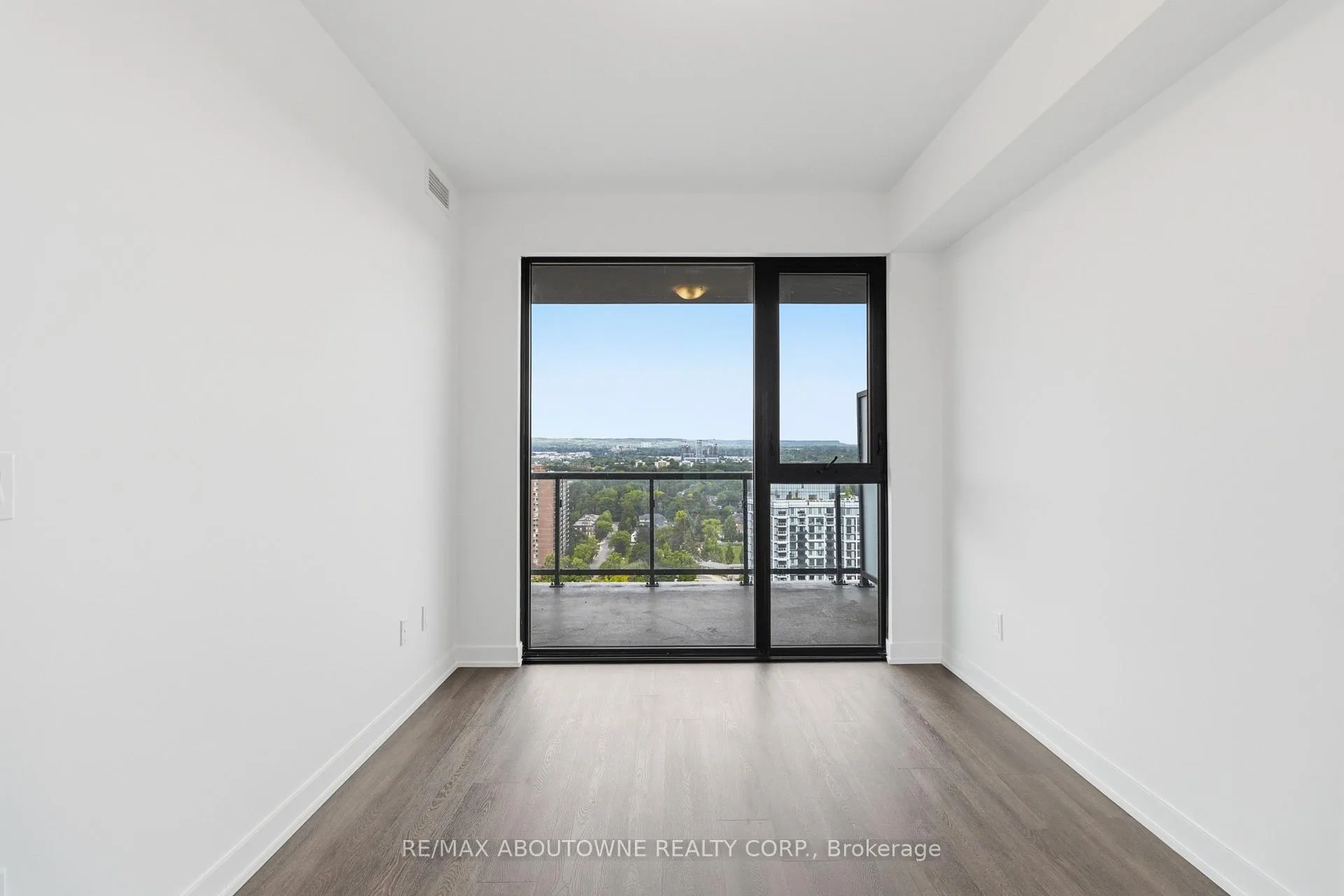 Photo 17 of Unit 2011, 2075 Lakeshore Road, Burlington, Brant — HOMEH