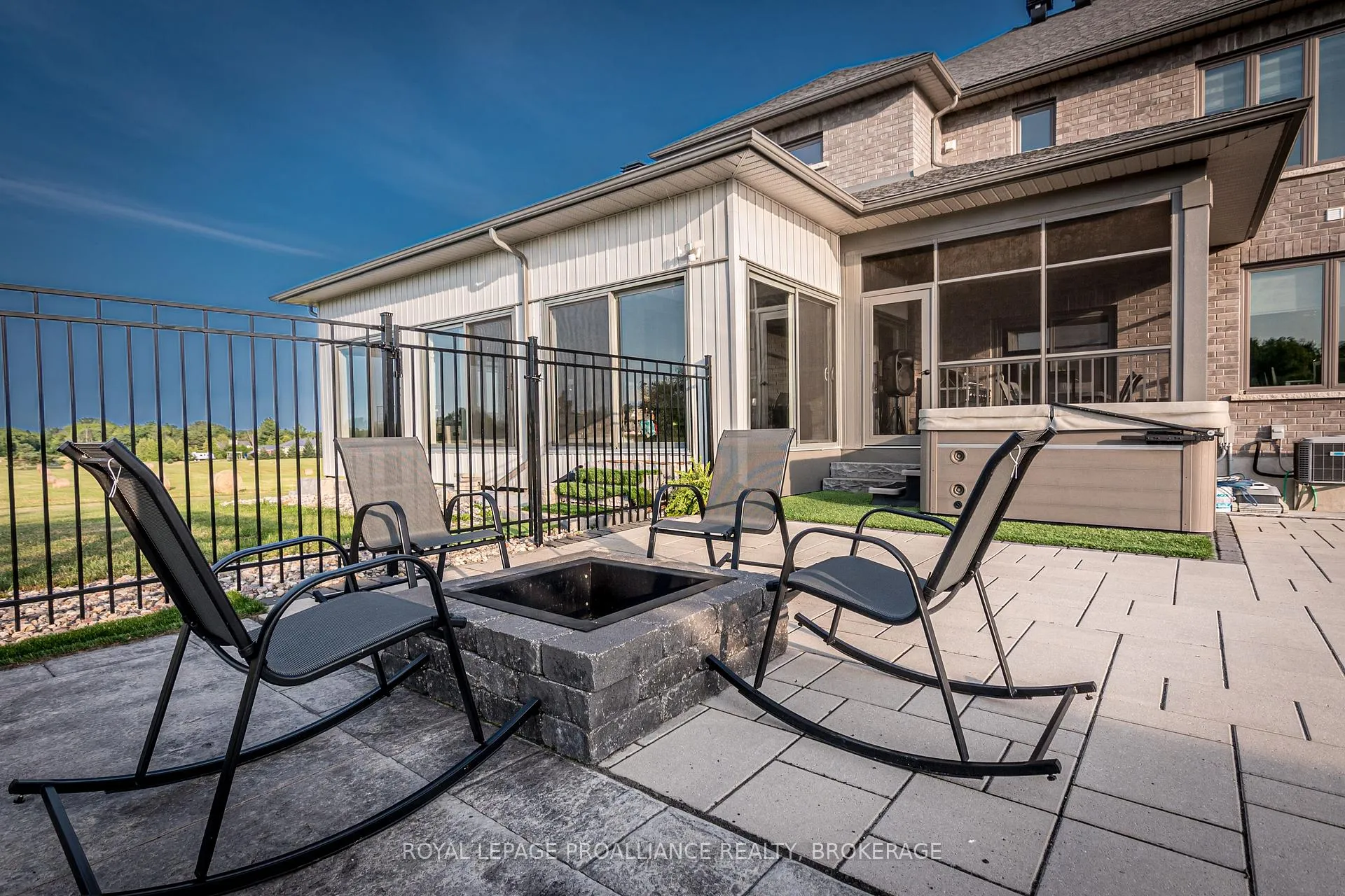Photo 42 of 78 Aragon Road, Kingston, City North of 401 — HOMEH
