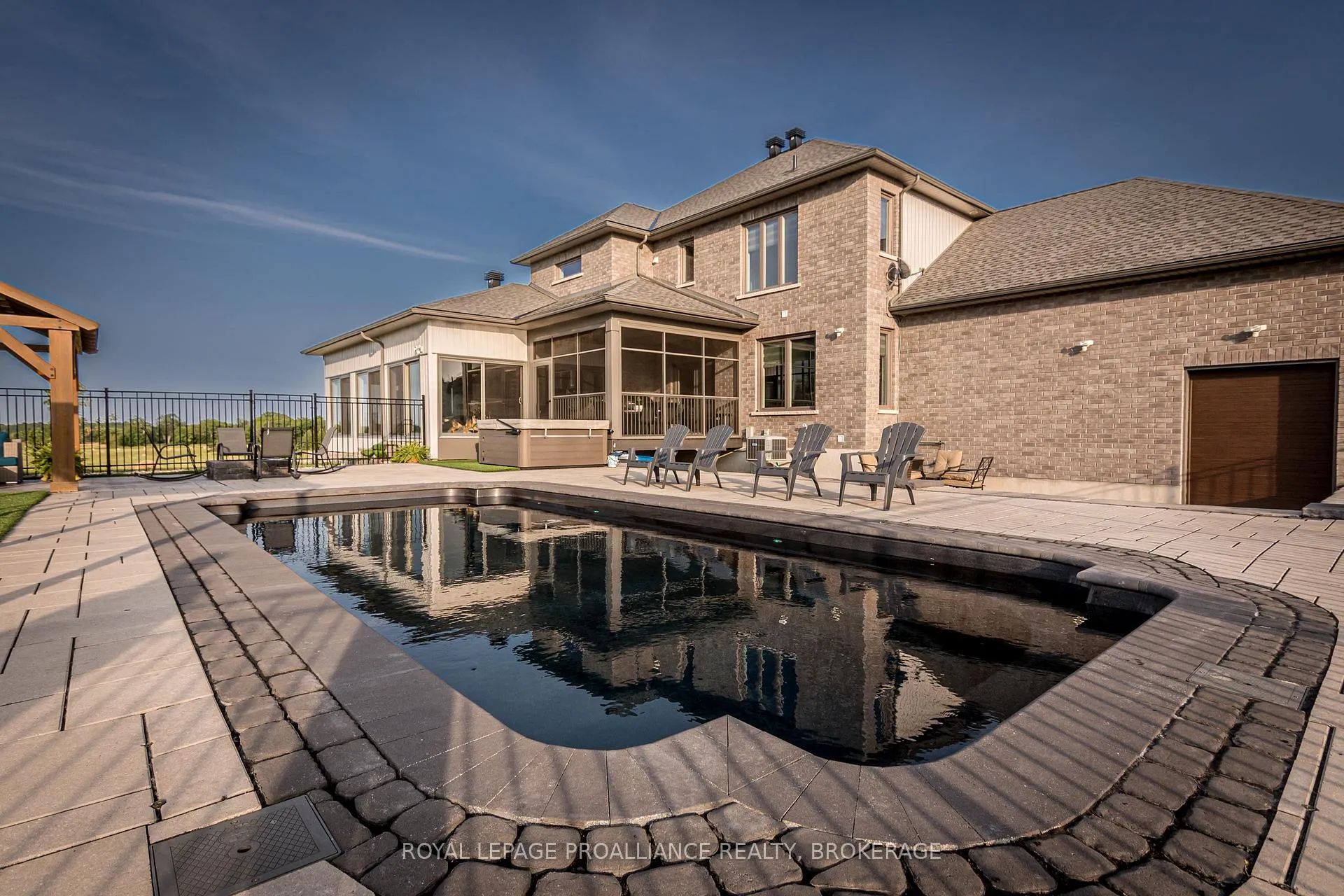 Photo 44 of 78 Aragon Road, Kingston, City North of 401 — HOMEH