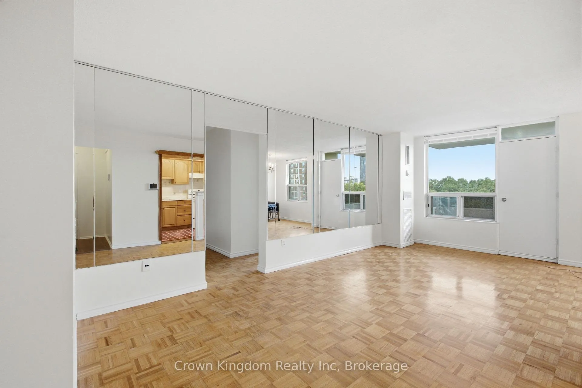 Photo 2 of Unit 1209, 20 Edgecliff Golfway, Toronto, Flemingdon Park — HOMEH