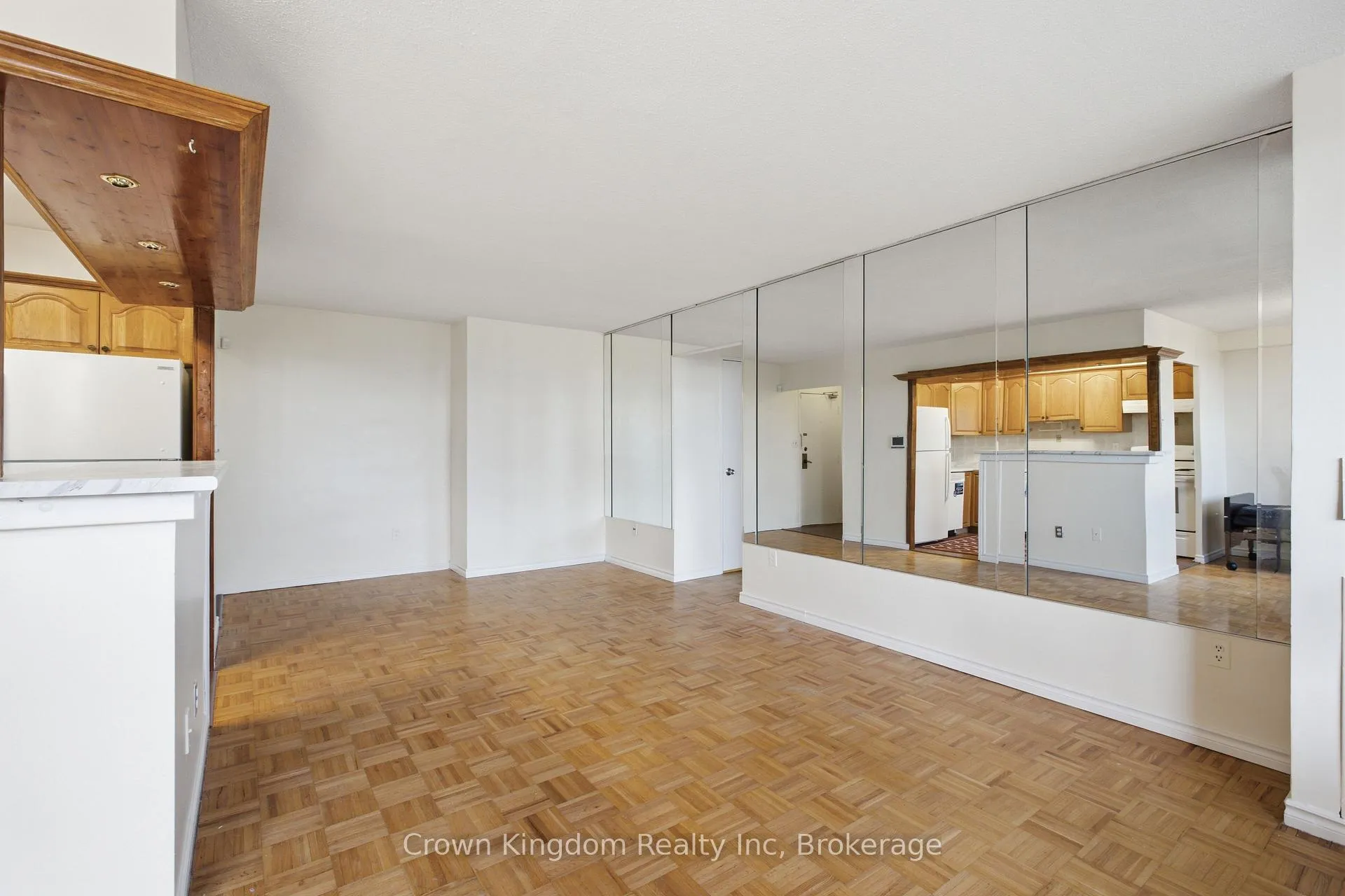 Photo 5 of Unit 1209, 20 Edgecliff Golfway, Toronto, Flemingdon Park — HOMEH