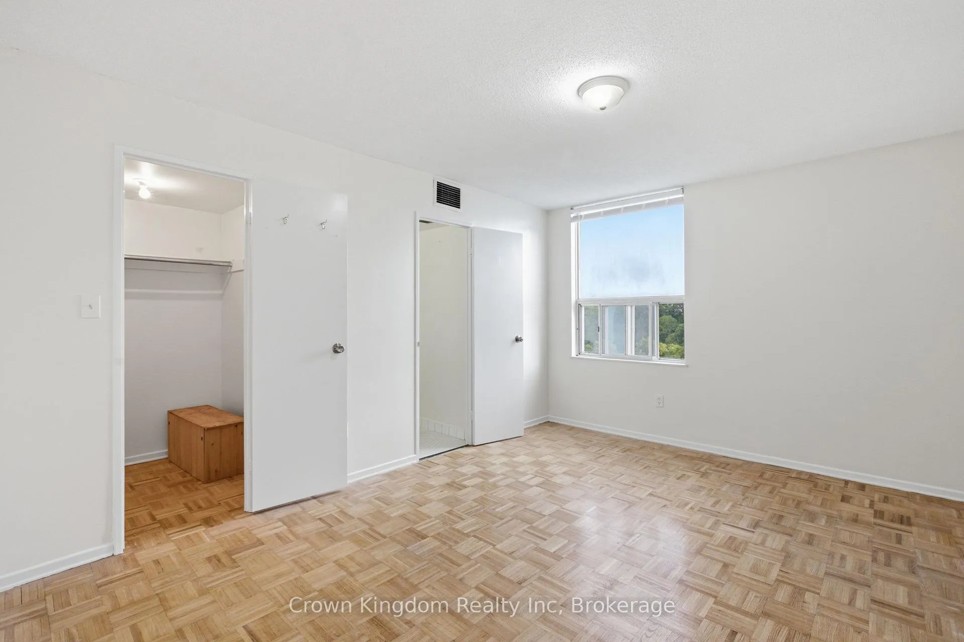 Photo 11 of Unit 1209, 20 Edgecliff Golfway, Toronto, Flemingdon Park — HOMEH