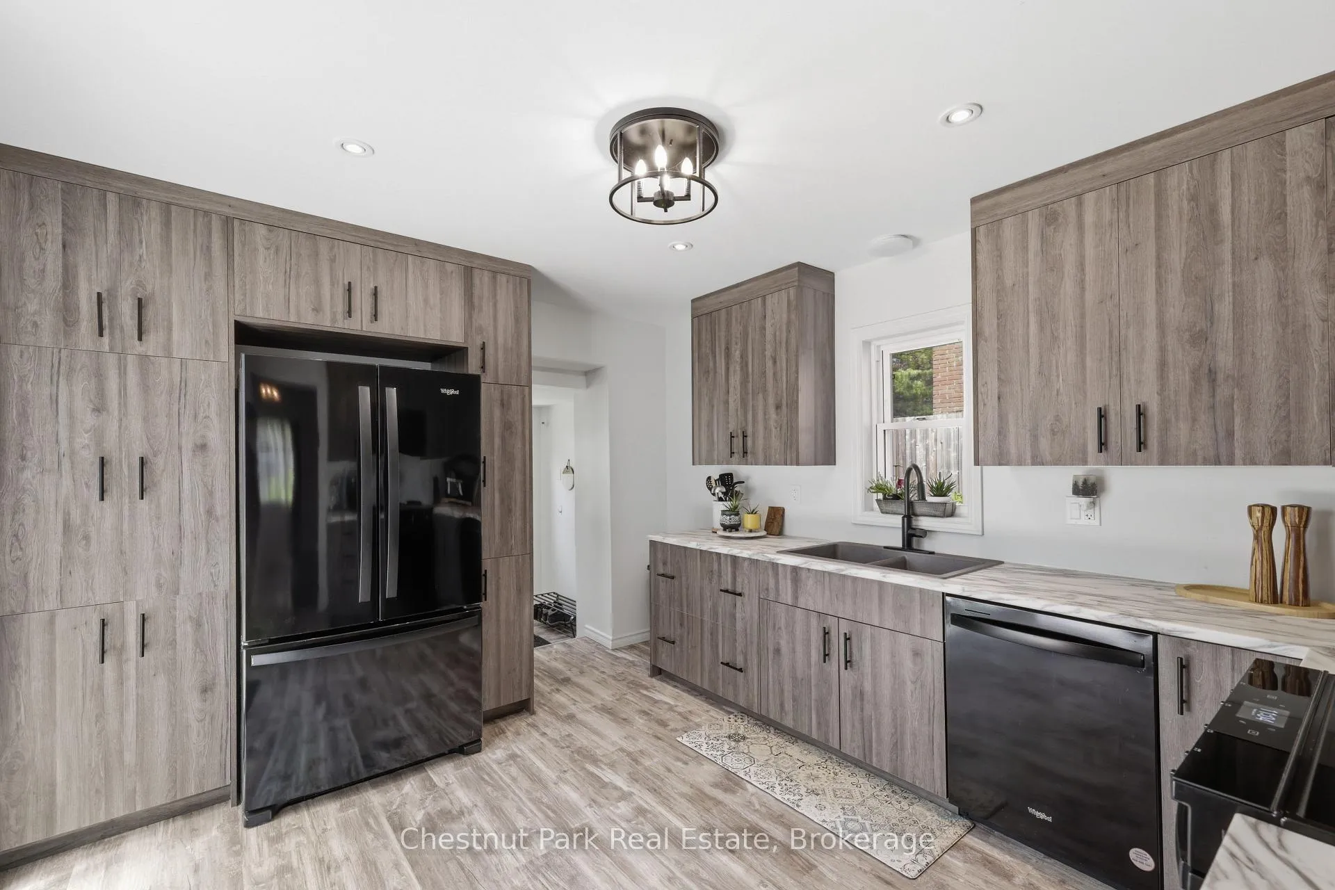 Photo 14 of 1670 3rd Avenue W, Owen Sound — HOMEH