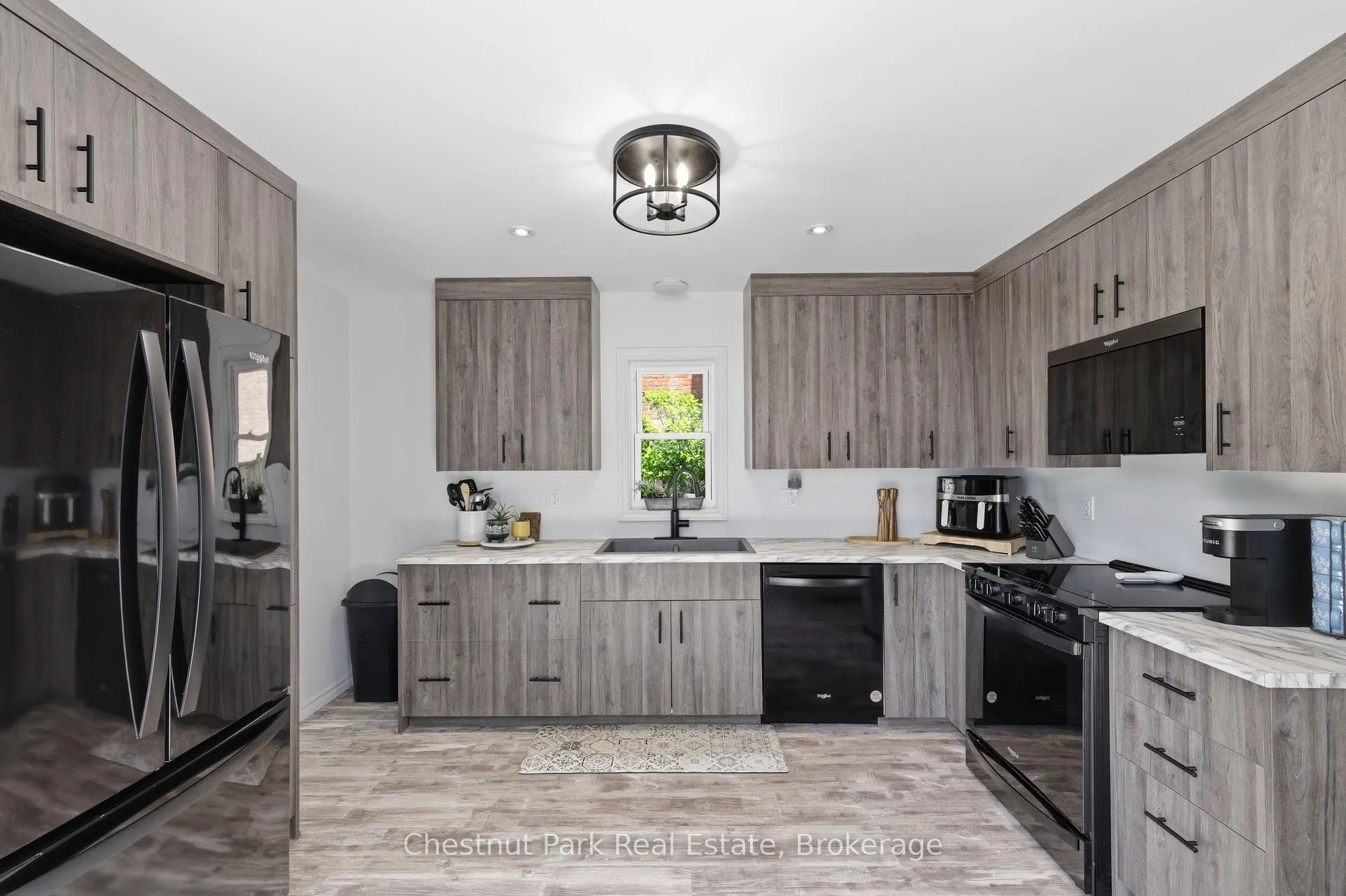 Photo 15 of 1670 3rd Avenue W, Owen Sound — HOMEH
