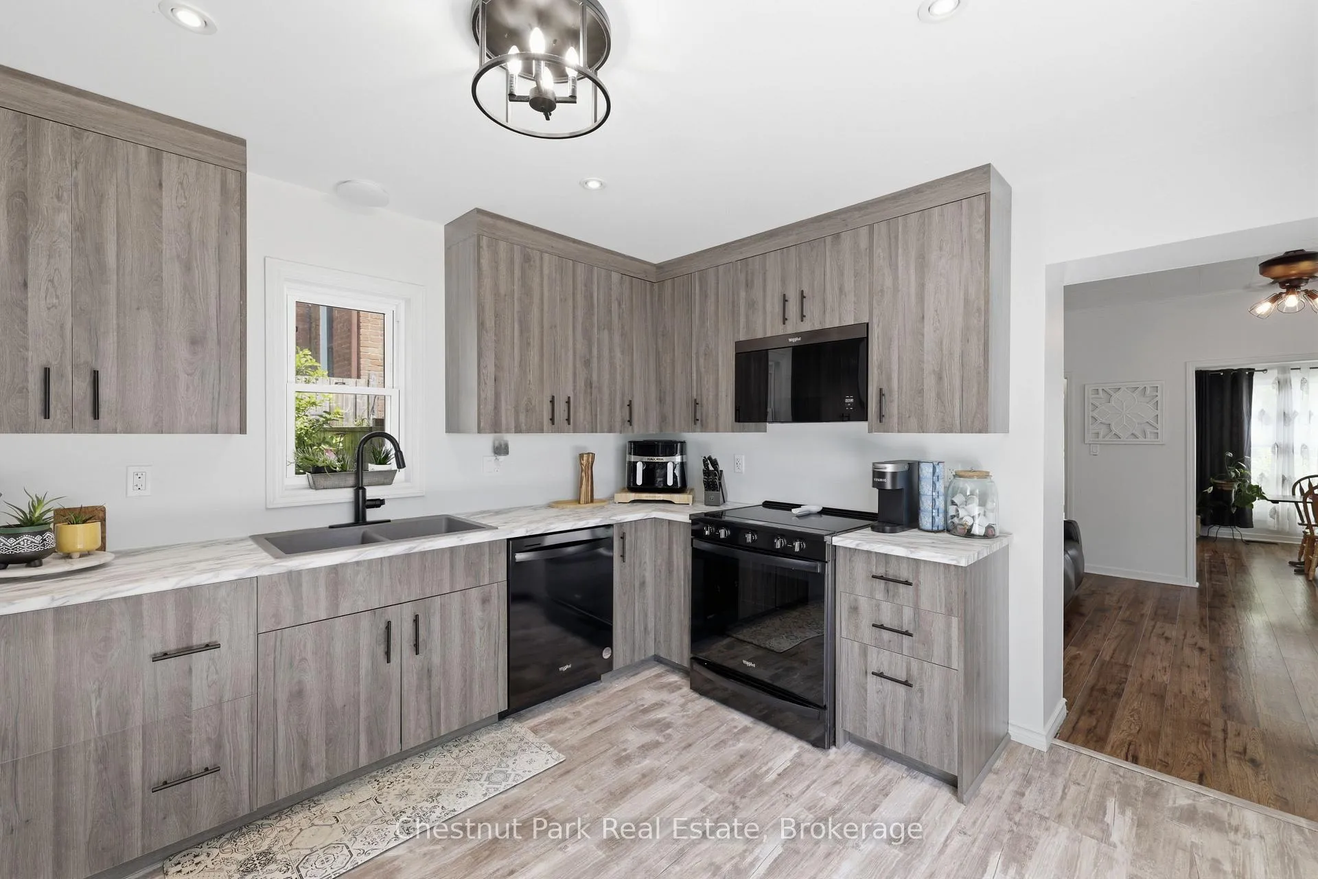 Photo 16 of 1670 3rd Avenue W, Owen Sound — HOMEH