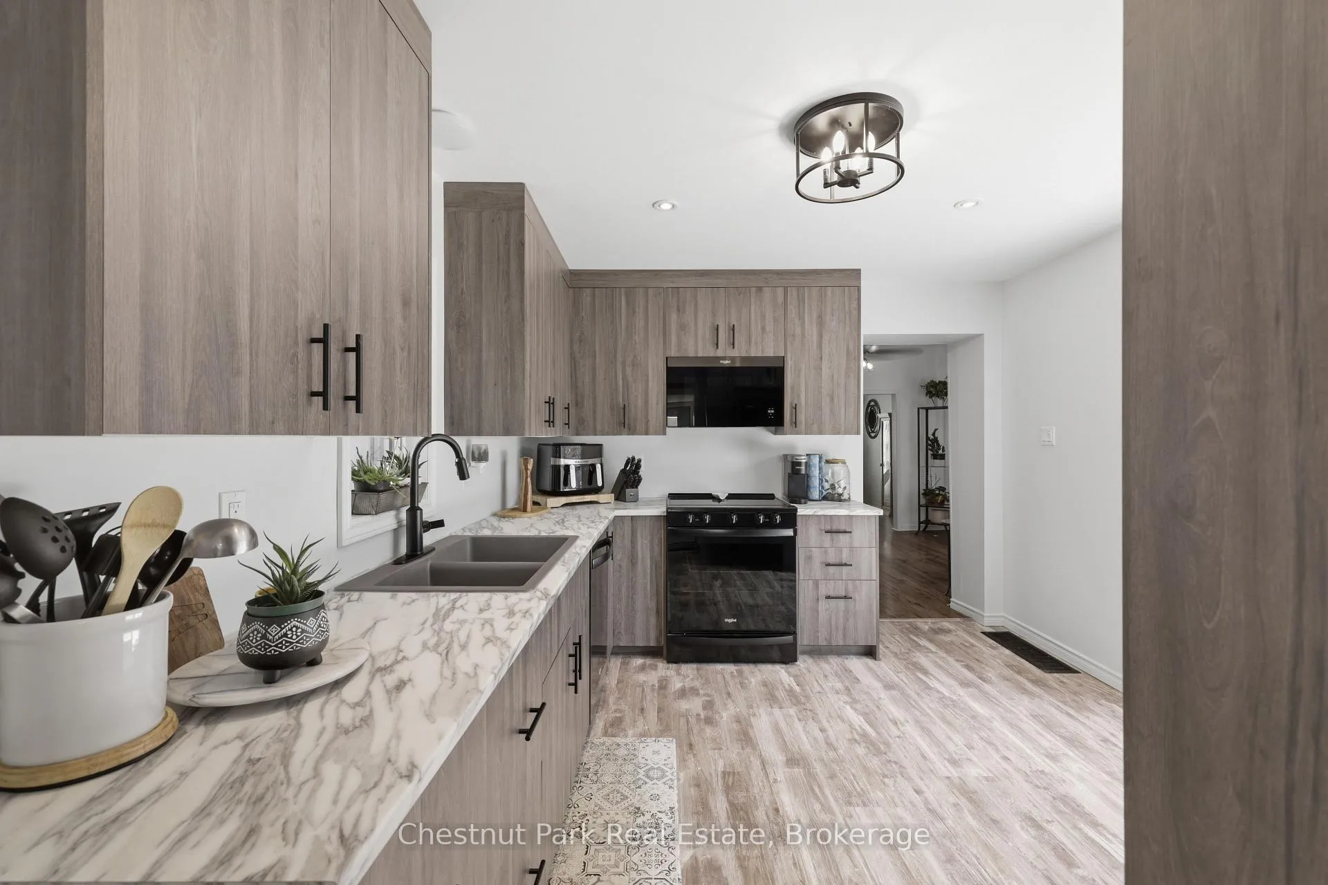 Photo 17 of 1670 3rd Avenue W, Owen Sound — HOMEH