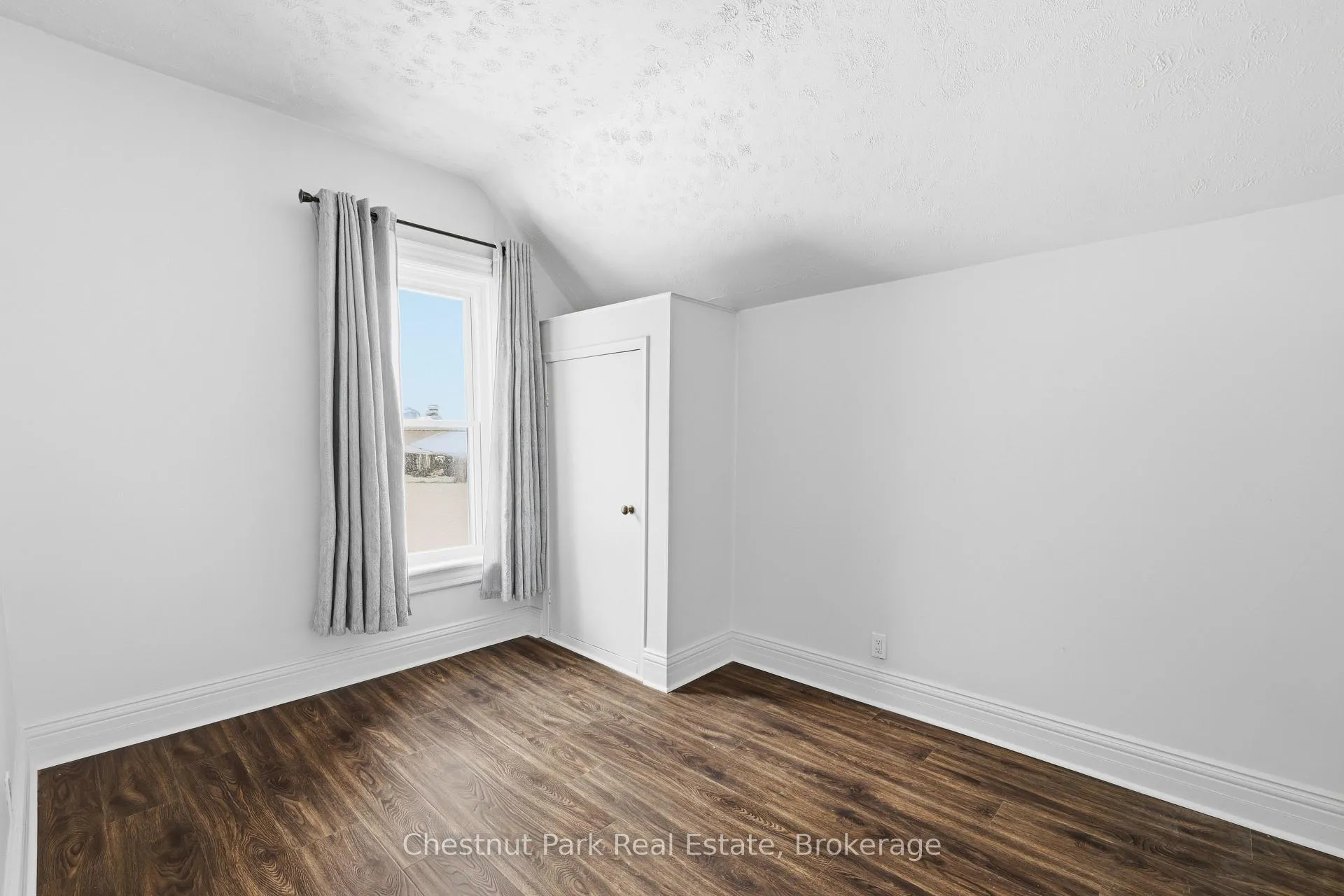 Photo 24 of 1670 3rd Avenue W, Owen Sound — HOMEH