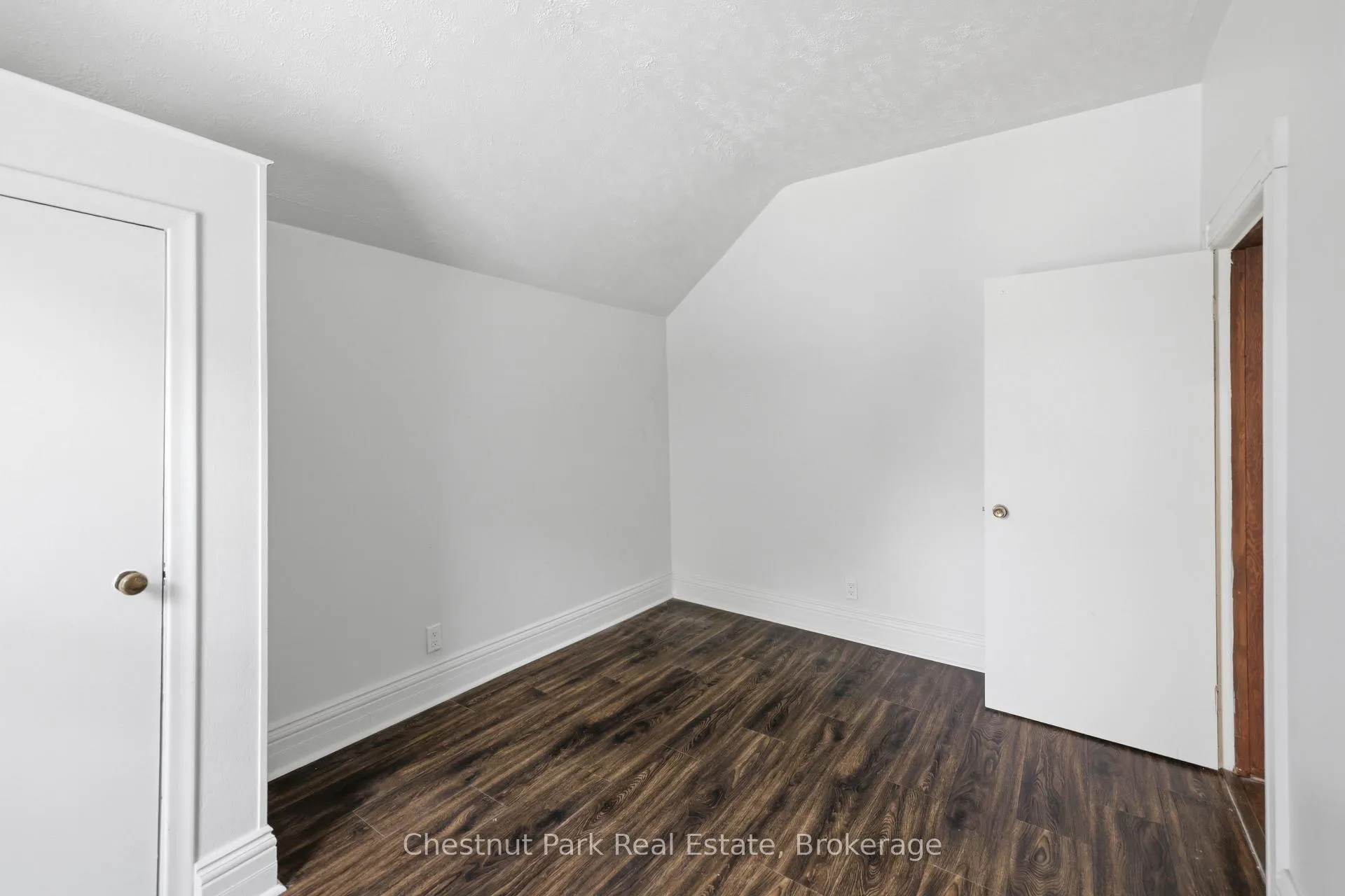 Photo 25 of 1670 3rd Avenue W, Owen Sound — HOMEH