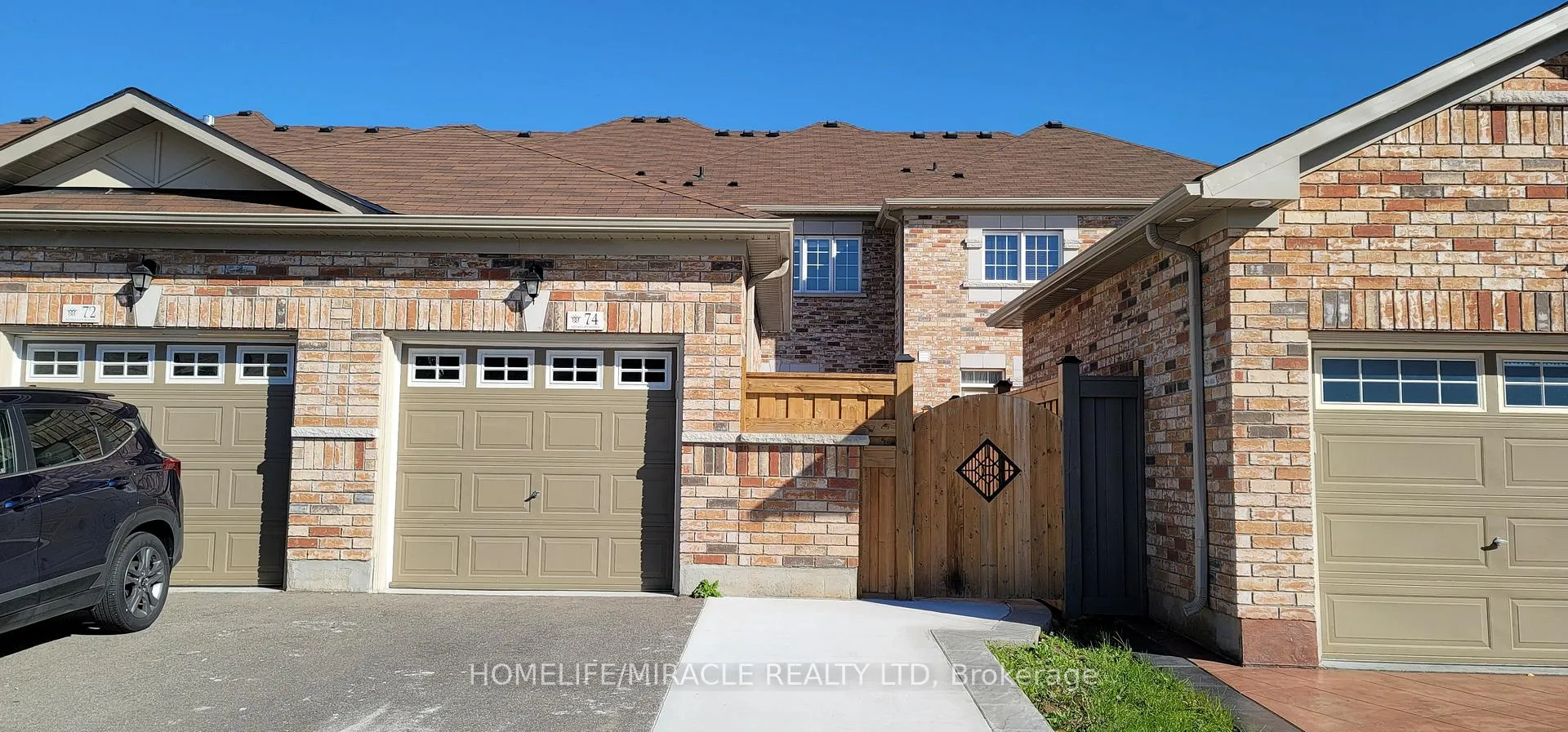 Photo 2 of 74 Hatton Court, Brampton, Credit Valley — HOMEH