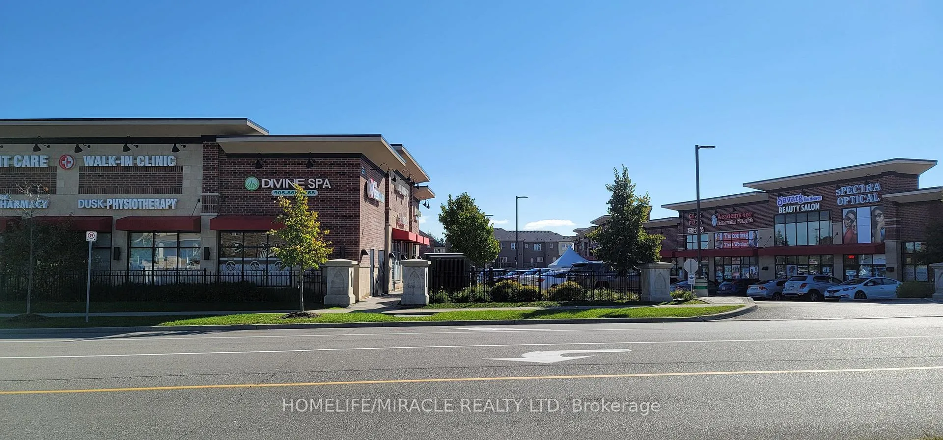 Photo 6 of 74 Hatton Court, Brampton, Credit Valley — HOMEH