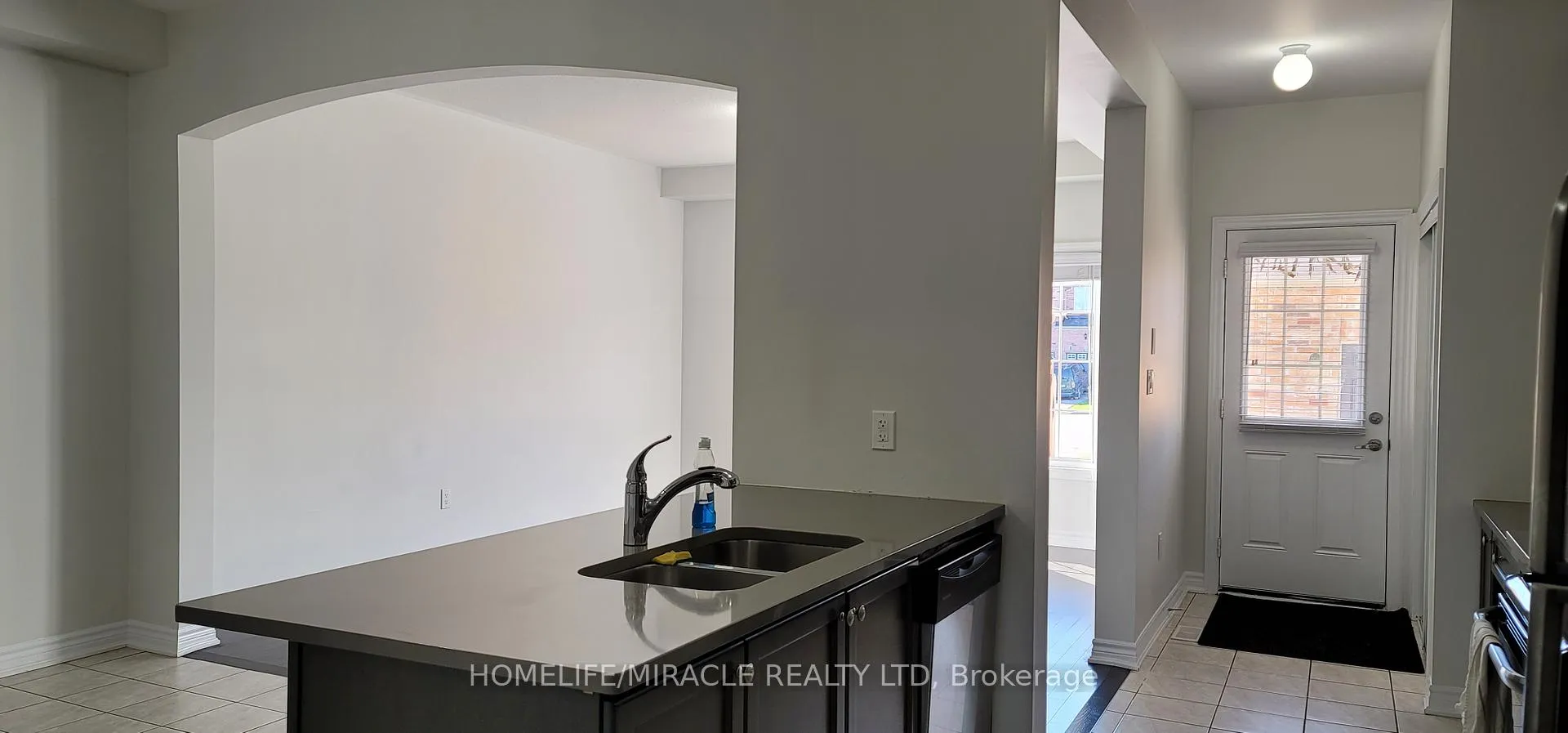 Photo 10 of 74 Hatton Court, Brampton, Credit Valley — HOMEH