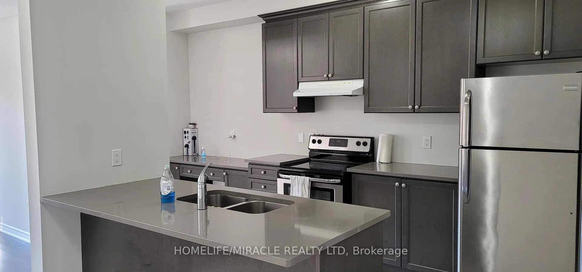 Photo 11 of 74 Hatton Court, Brampton, Credit Valley — HOMEH