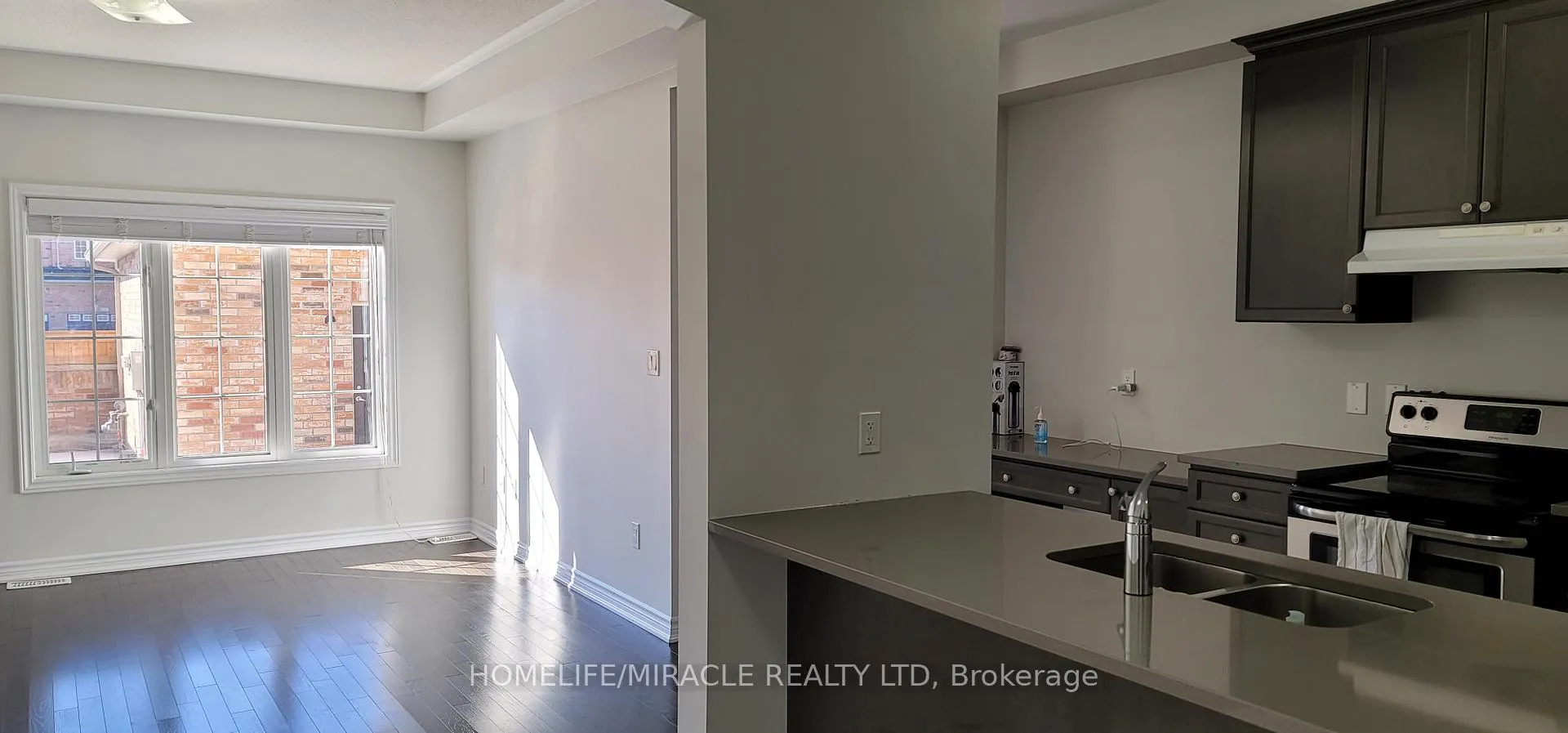 Photo 13 of 74 Hatton Court, Brampton, Credit Valley — HOMEH
