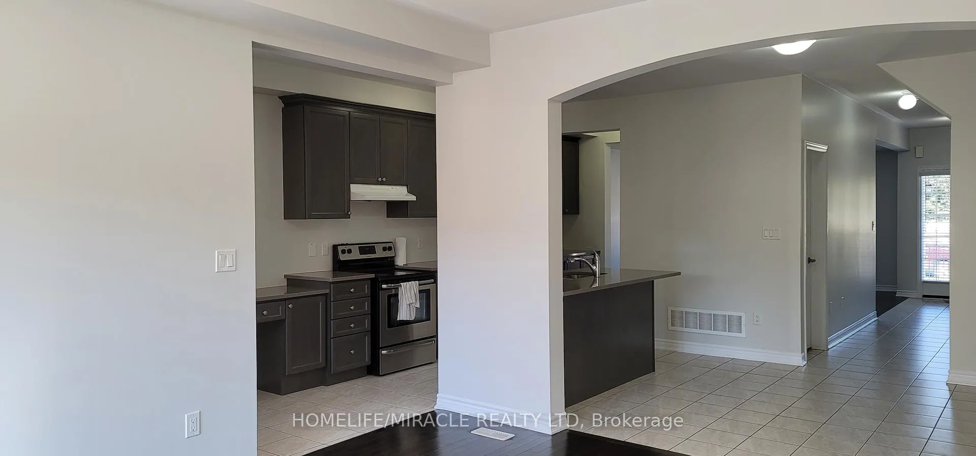 Photo 14 of 74 Hatton Court, Brampton, Credit Valley — HOMEH
