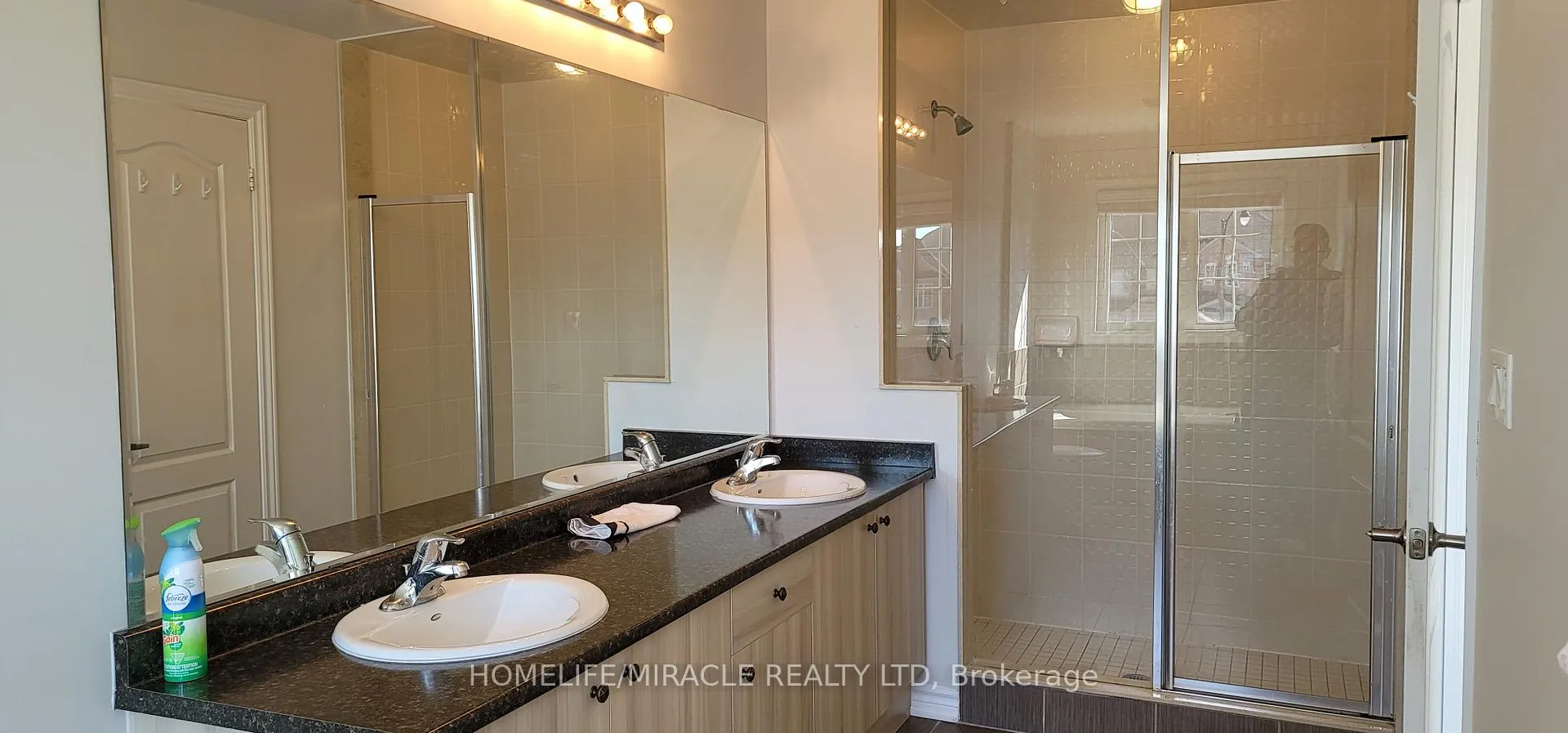Photo 22 of 74 Hatton Court, Brampton, Credit Valley — HOMEH