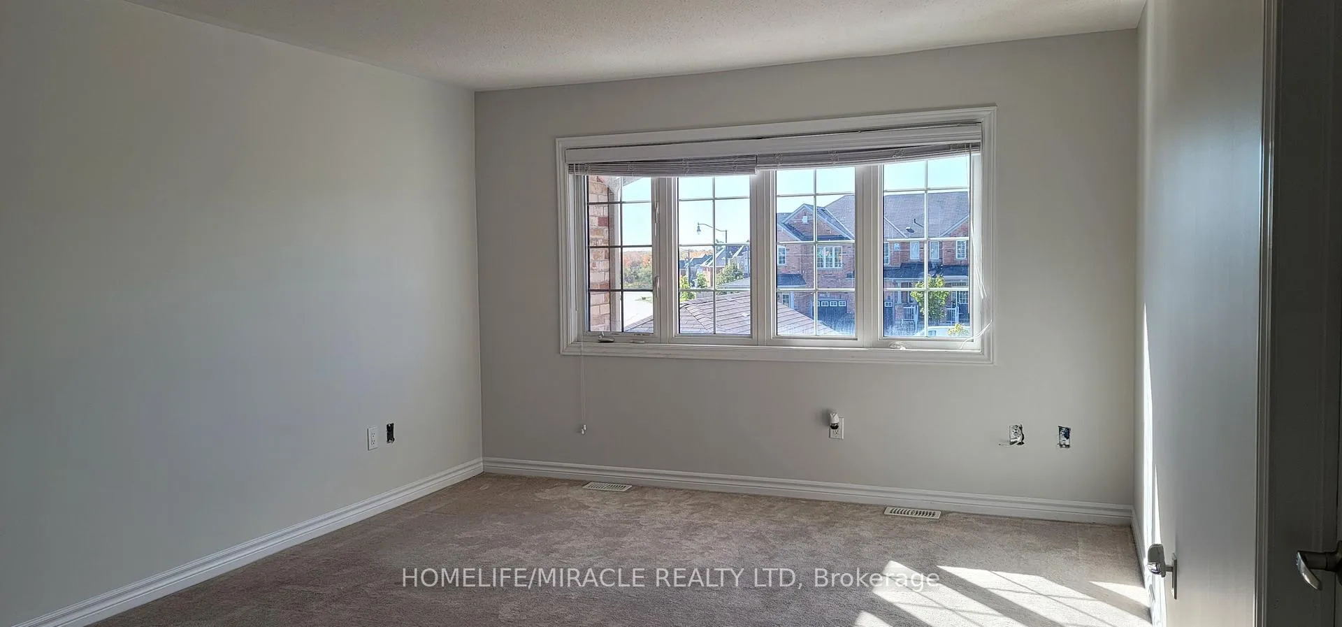 Photo 23 of 74 Hatton Court, Brampton, Credit Valley — HOMEH