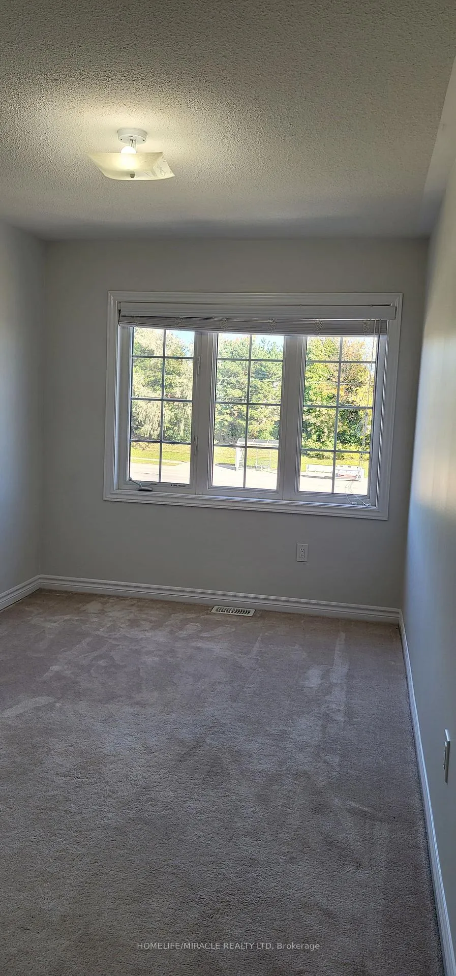Photo 29 of 74 Hatton Court, Brampton, Credit Valley — HOMEH