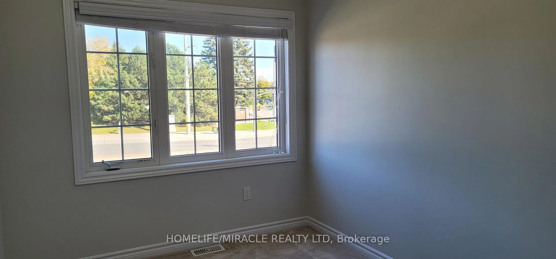 Photo 32 of 74 Hatton Court, Brampton, Credit Valley — HOMEH