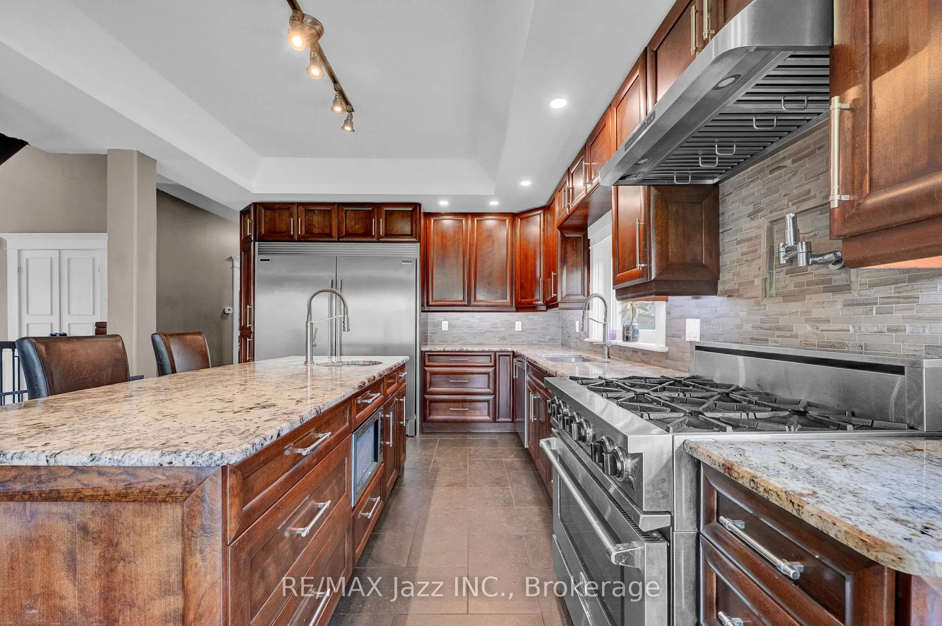 Photo 6 of 1674 Hooton Drive, Cavan Monaghan, Cavan Twp — HOMEH